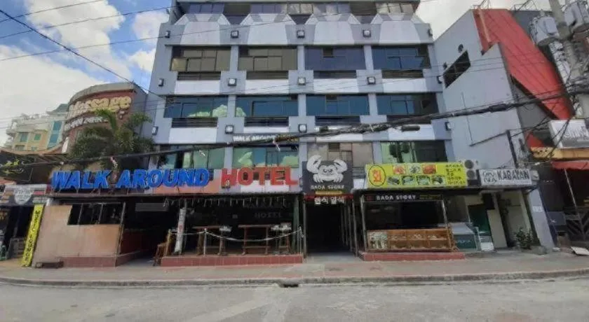 Walk Around Hotel