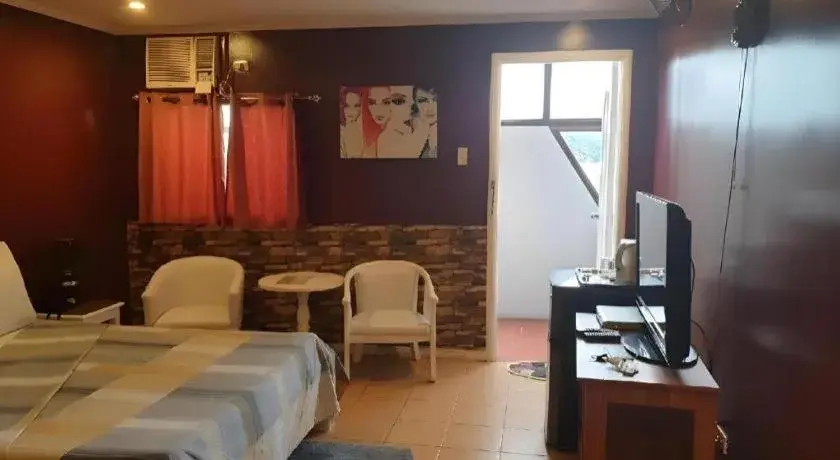 Bed in Walk Around Hotel Bed in Walk Around Hotel