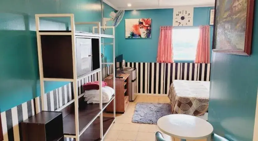 Bed in Walk Around Hotel Bed in Walk Around Hotel