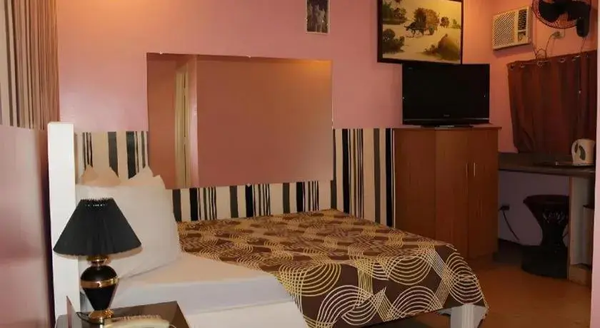 Bed in Walk Around Hotel Bed in Walk Around Hotel