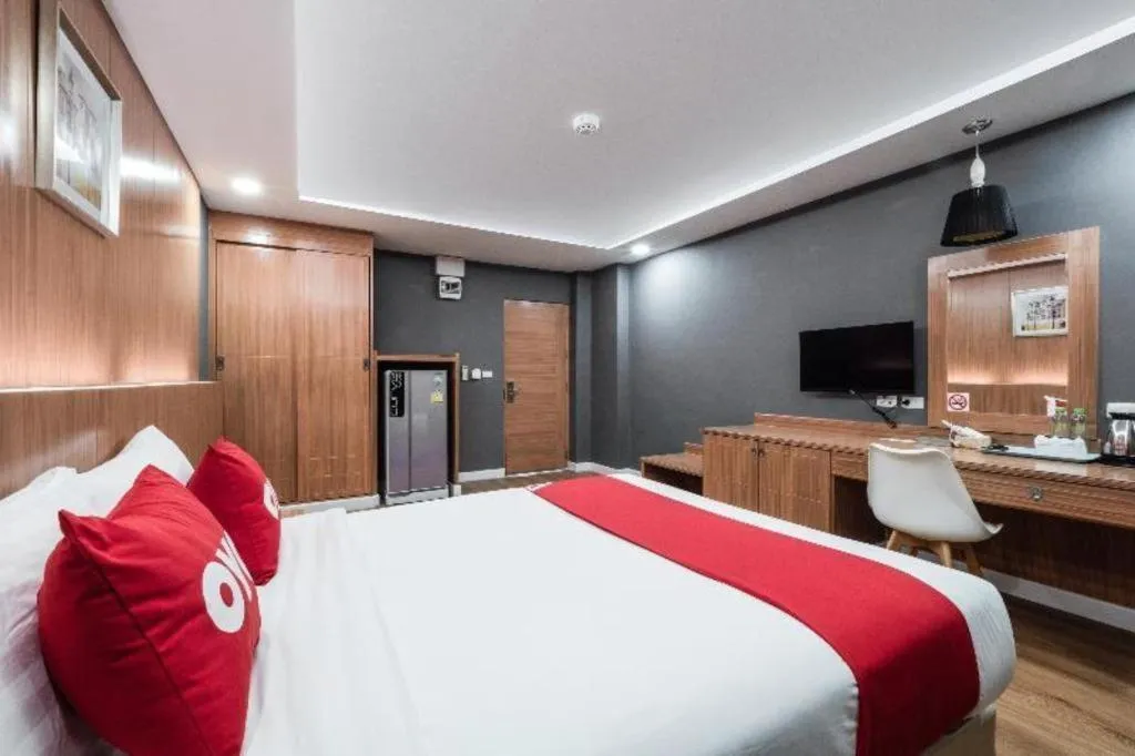 Bed in OYO 1126 Curve Boutique Pattaya