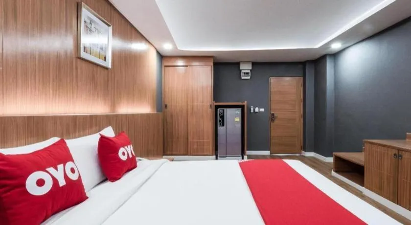 Bed in OYO 1126 Curve Boutique Pattaya