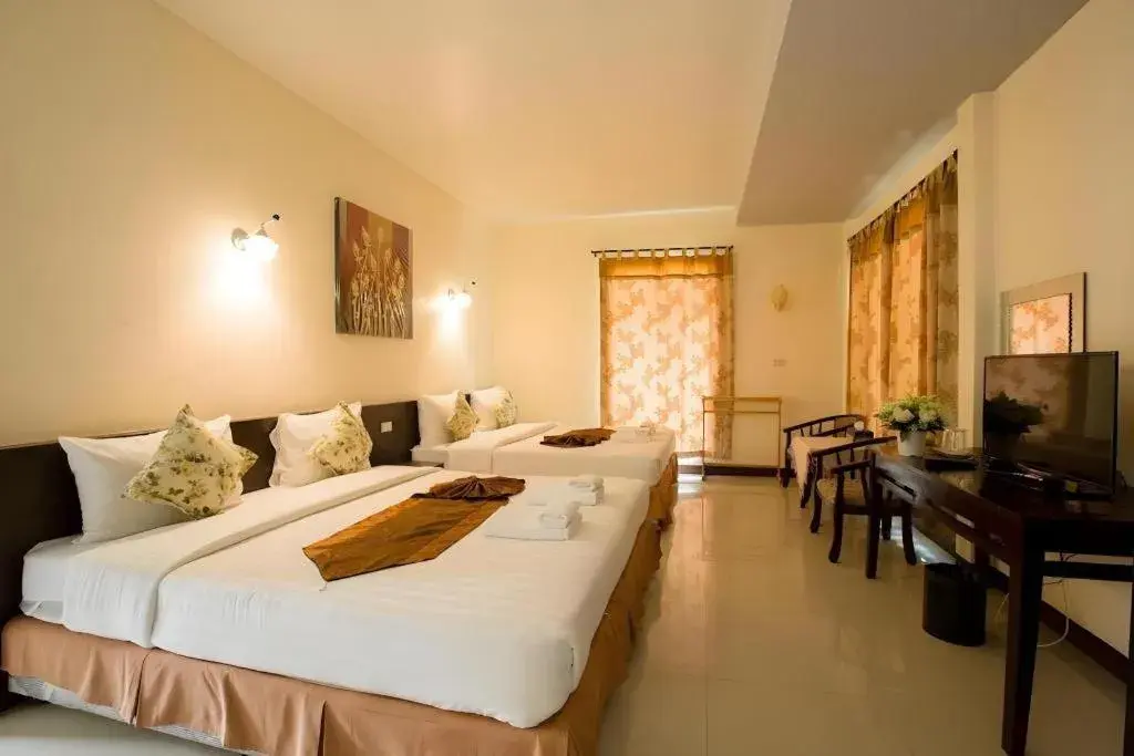 Bed in Kiang Talay Resort Bed in Kiang Talay Resort