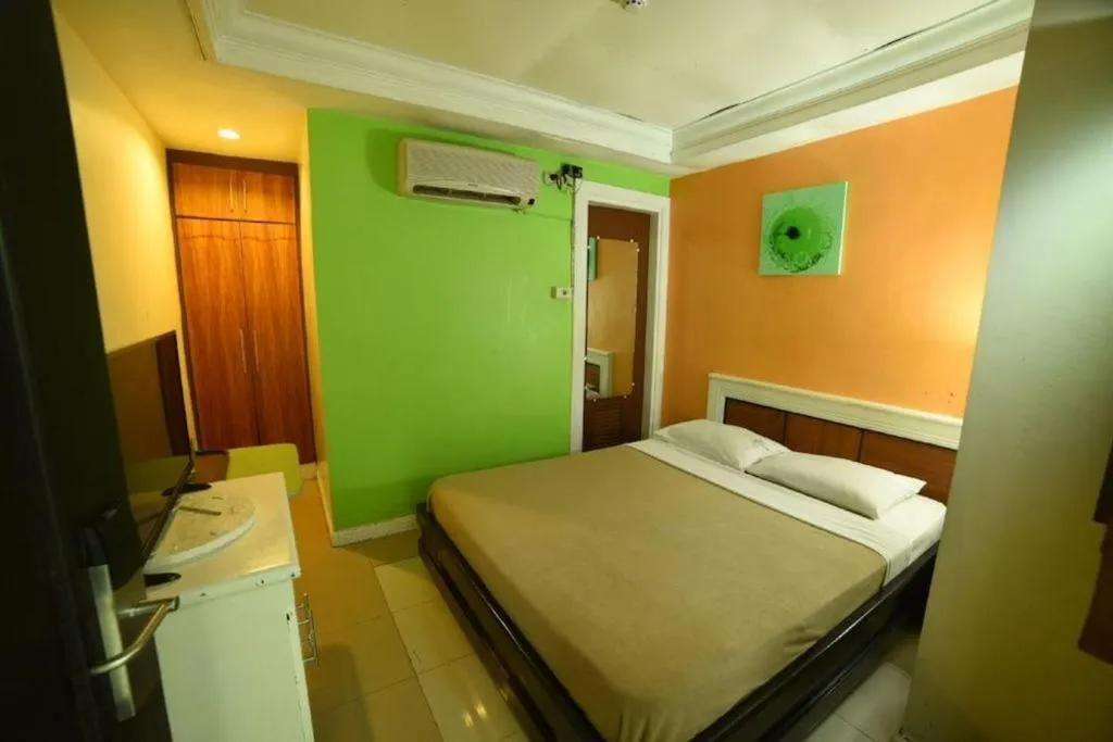 Bed in Marcian Business Hotel