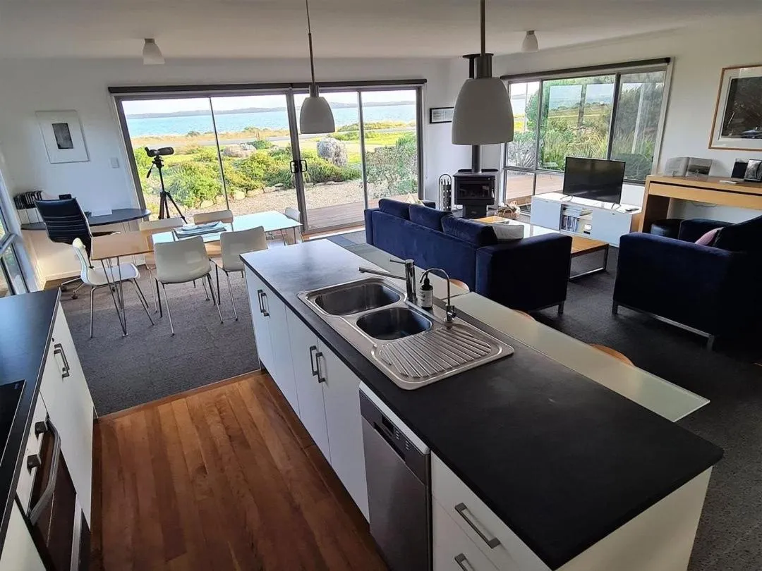 Kitchen or kitchenette in Coorong Waterfront Retreat