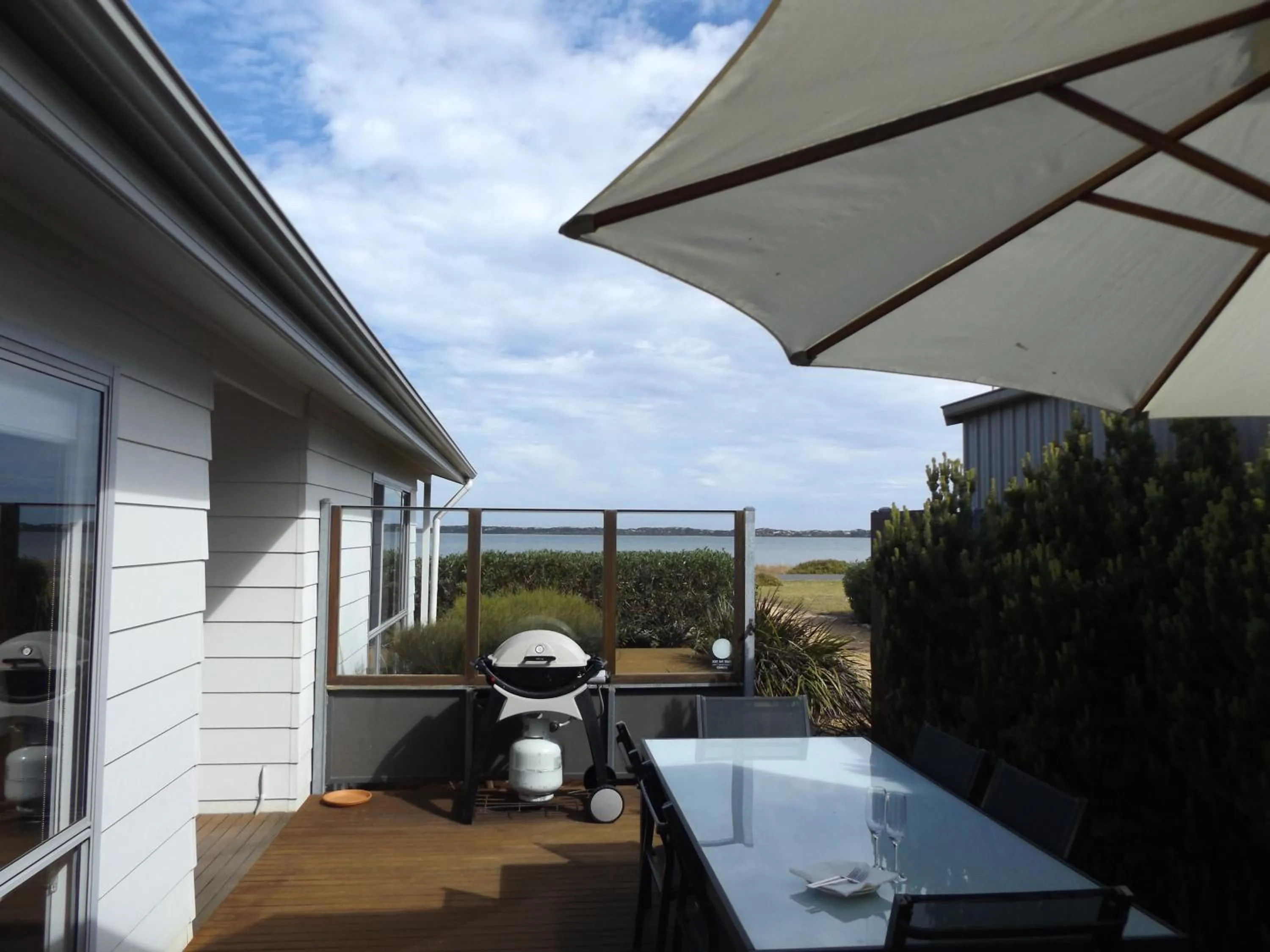 BBQ facilities in Coorong Waterfront Retreat