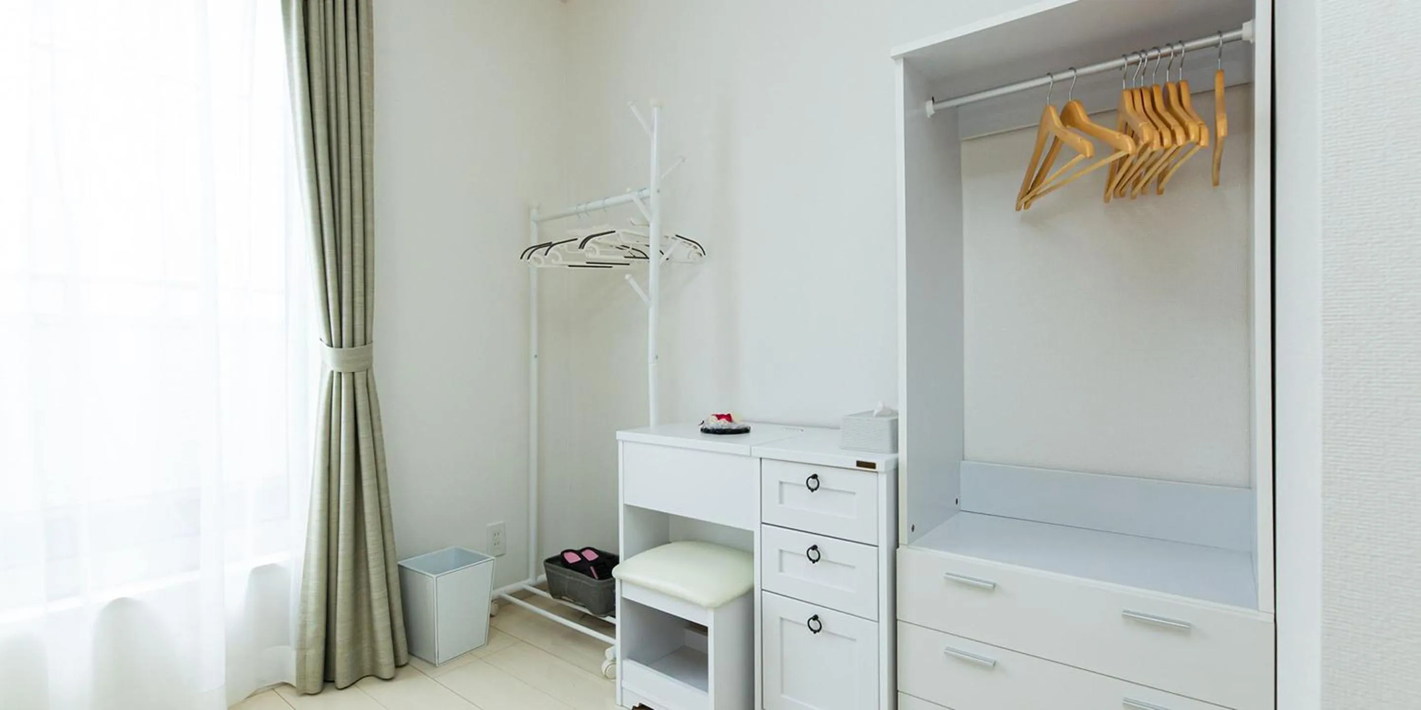 wardrobe in Kinugawa Station Front