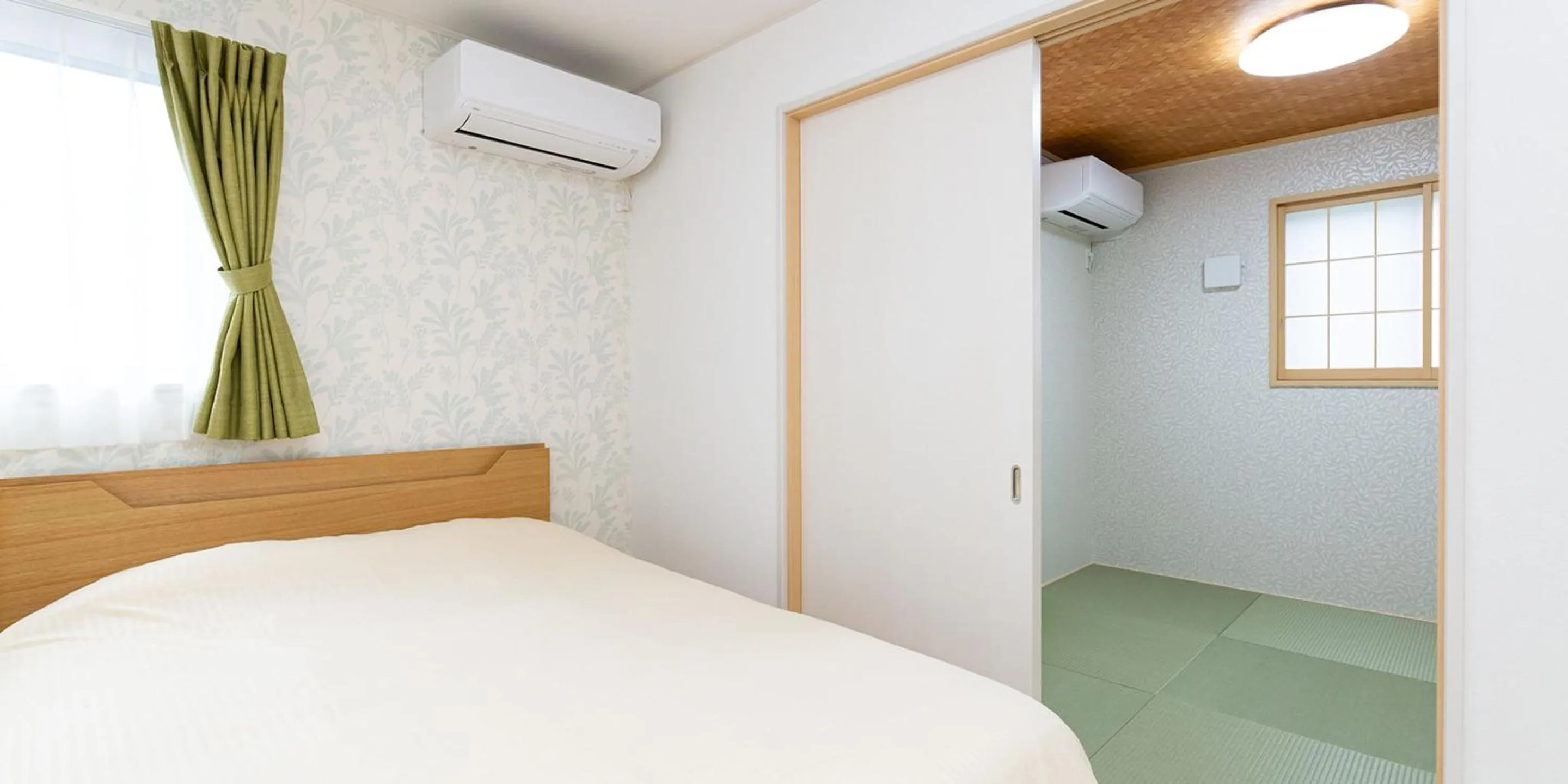 Bed in Kinugawa Station Front