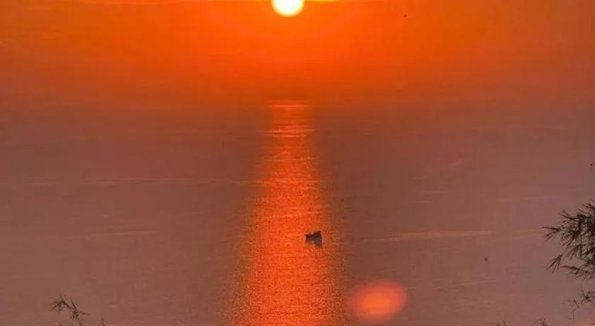 Mango House - Seaview - Homestay.