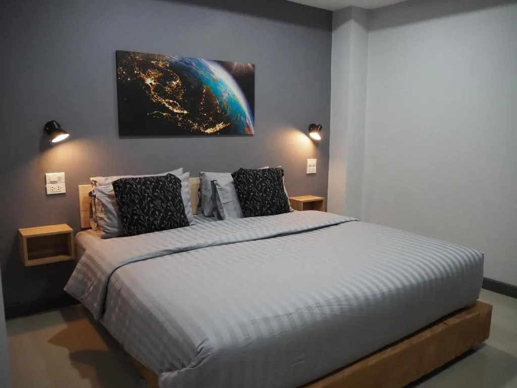 Bed in The Hub Hotel Surin