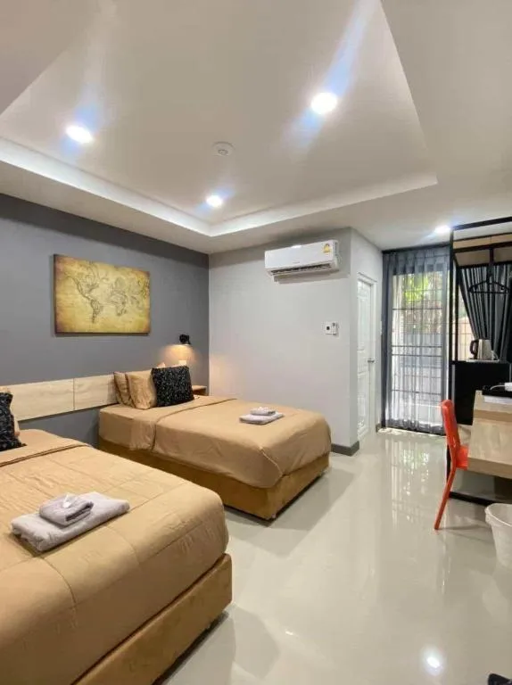 Bed in The Hub Hotel Surin