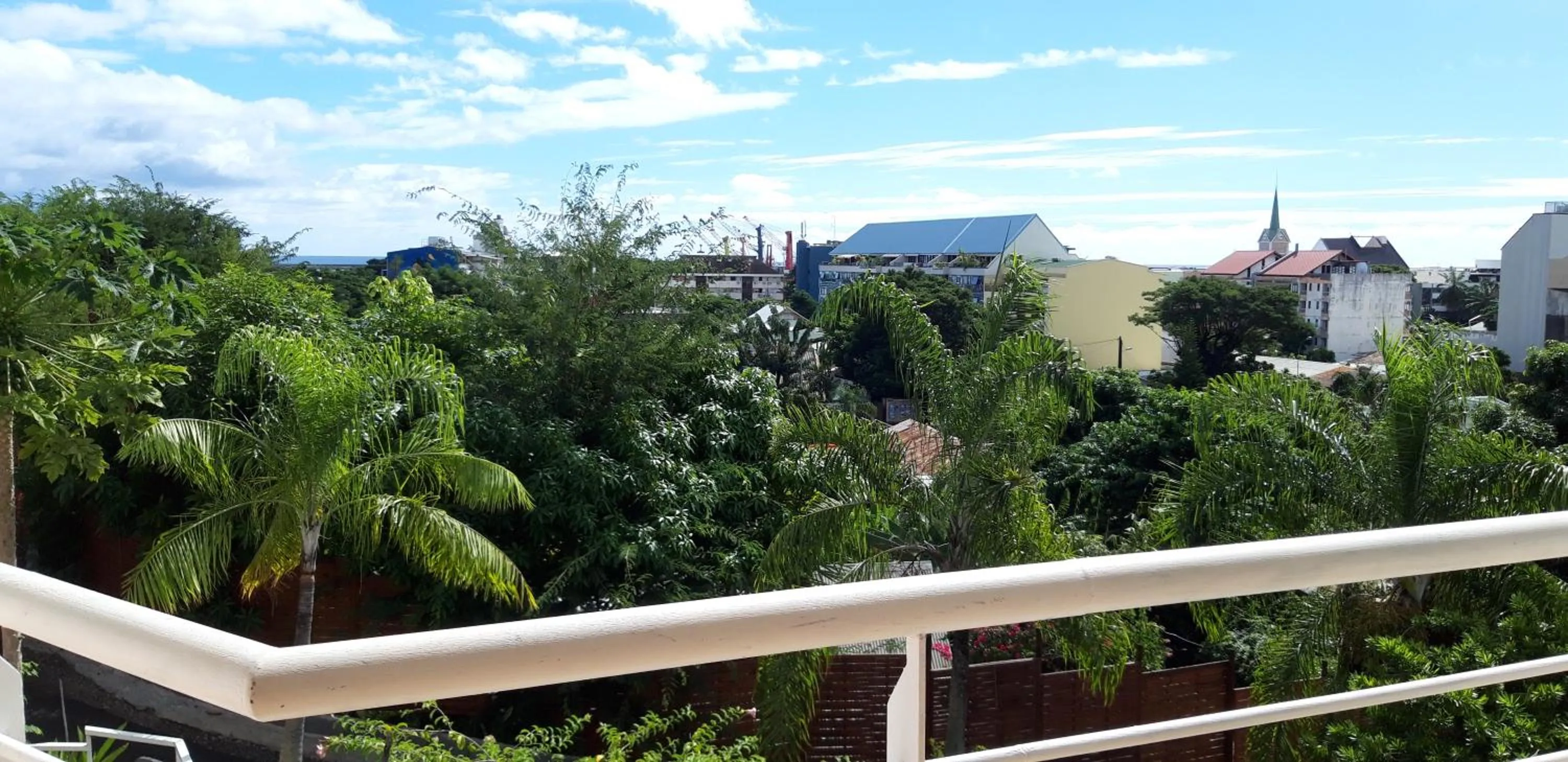 City view in Fare Suisse Tahiti - Guesthouse