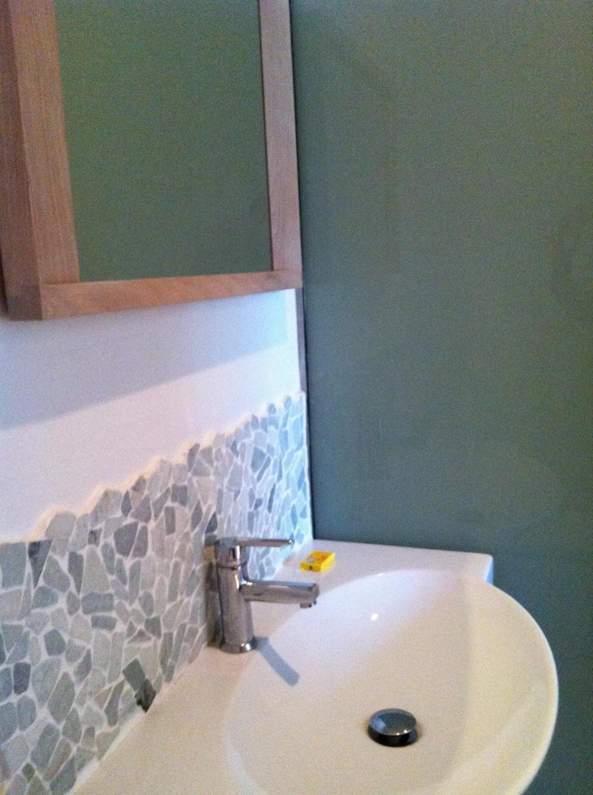 Bathroom in Fare Suisse Tahiti - Guesthouse