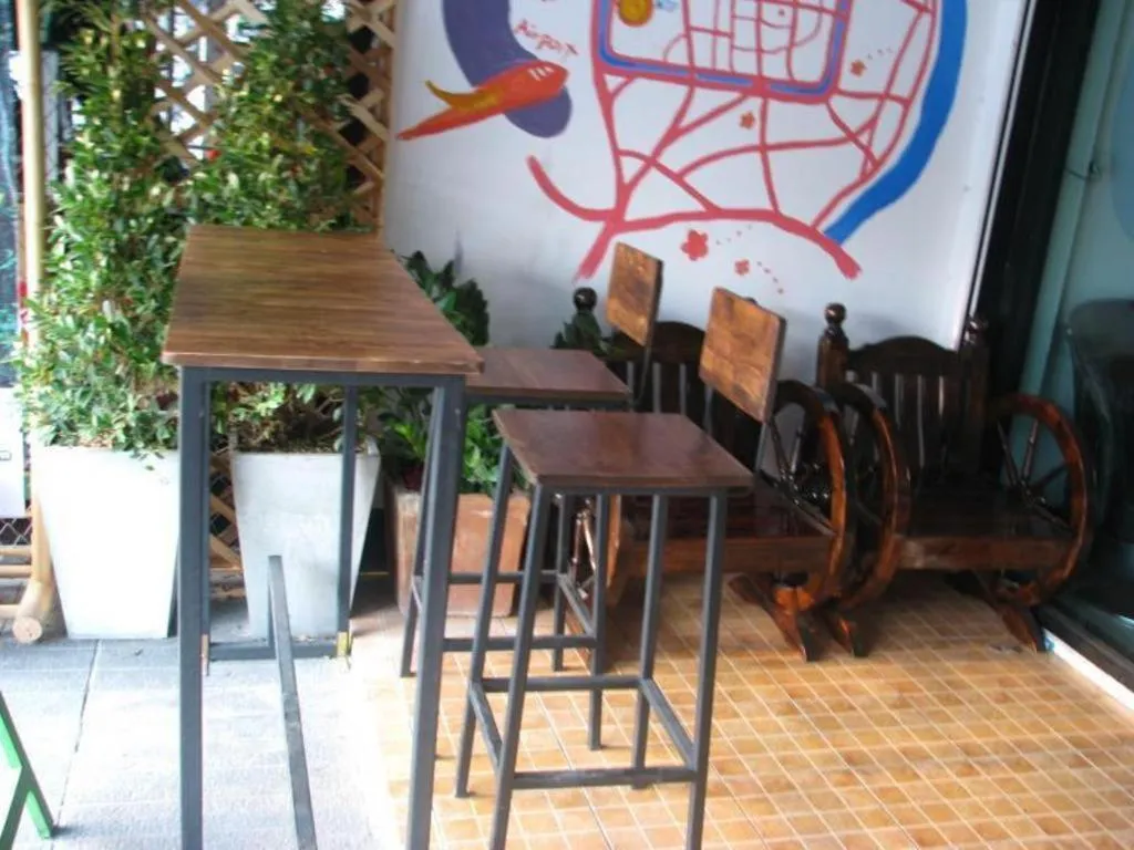 NEAR THE PARK BACKPACK HOUSE