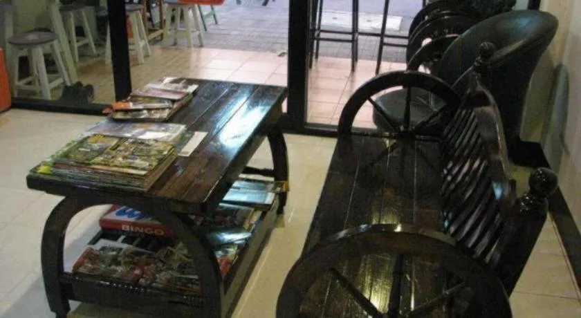 NEAR THE PARK BACKPACK HOUSE