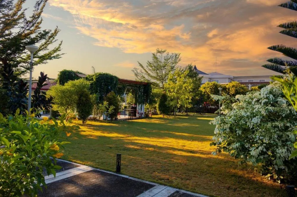 Primus Hotel and Resort