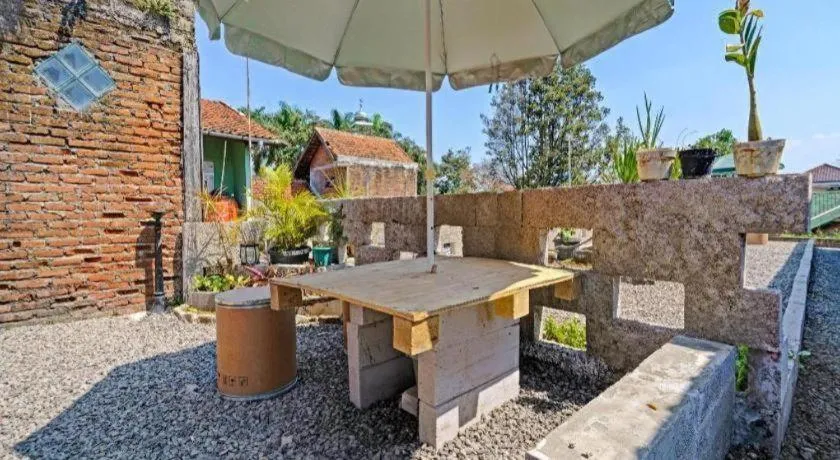 SPOT ON 91425 Mekargalih Homestay Syariah