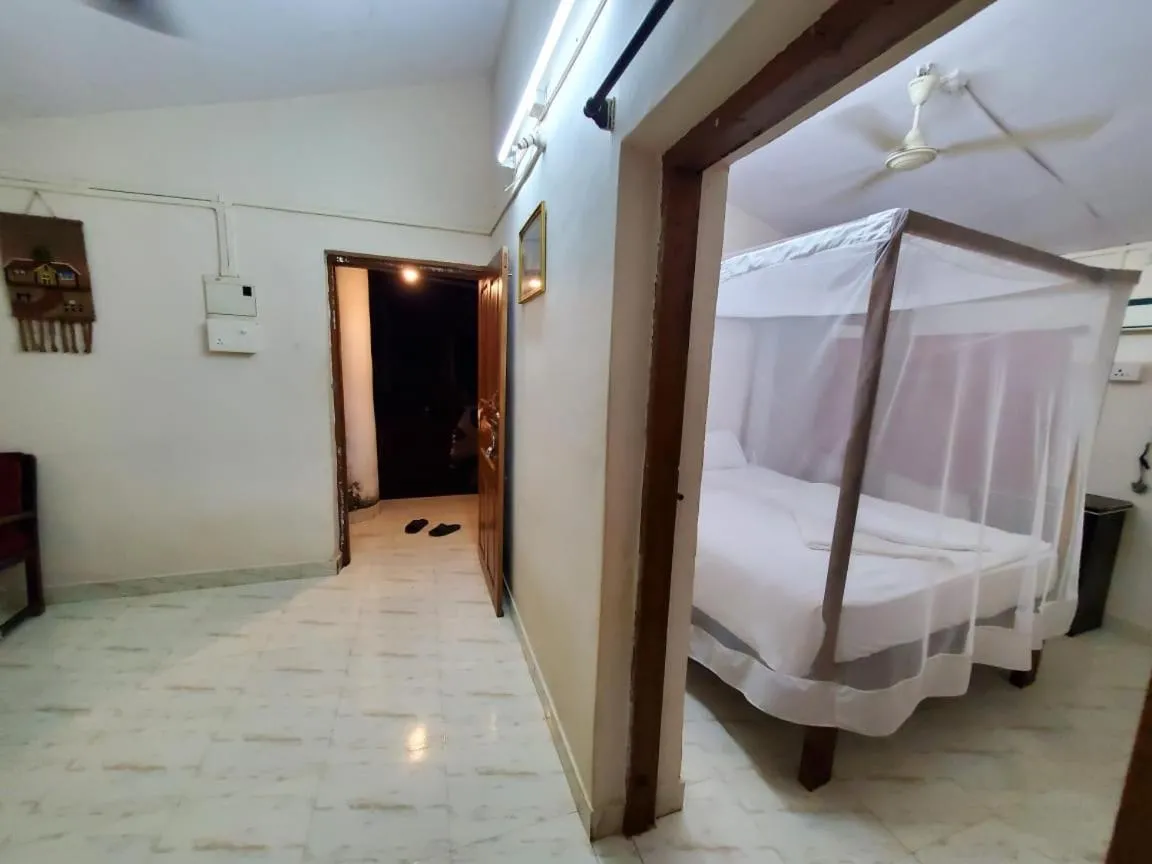 Photo of the whole room, Bed in Cabo De Rama Cottage