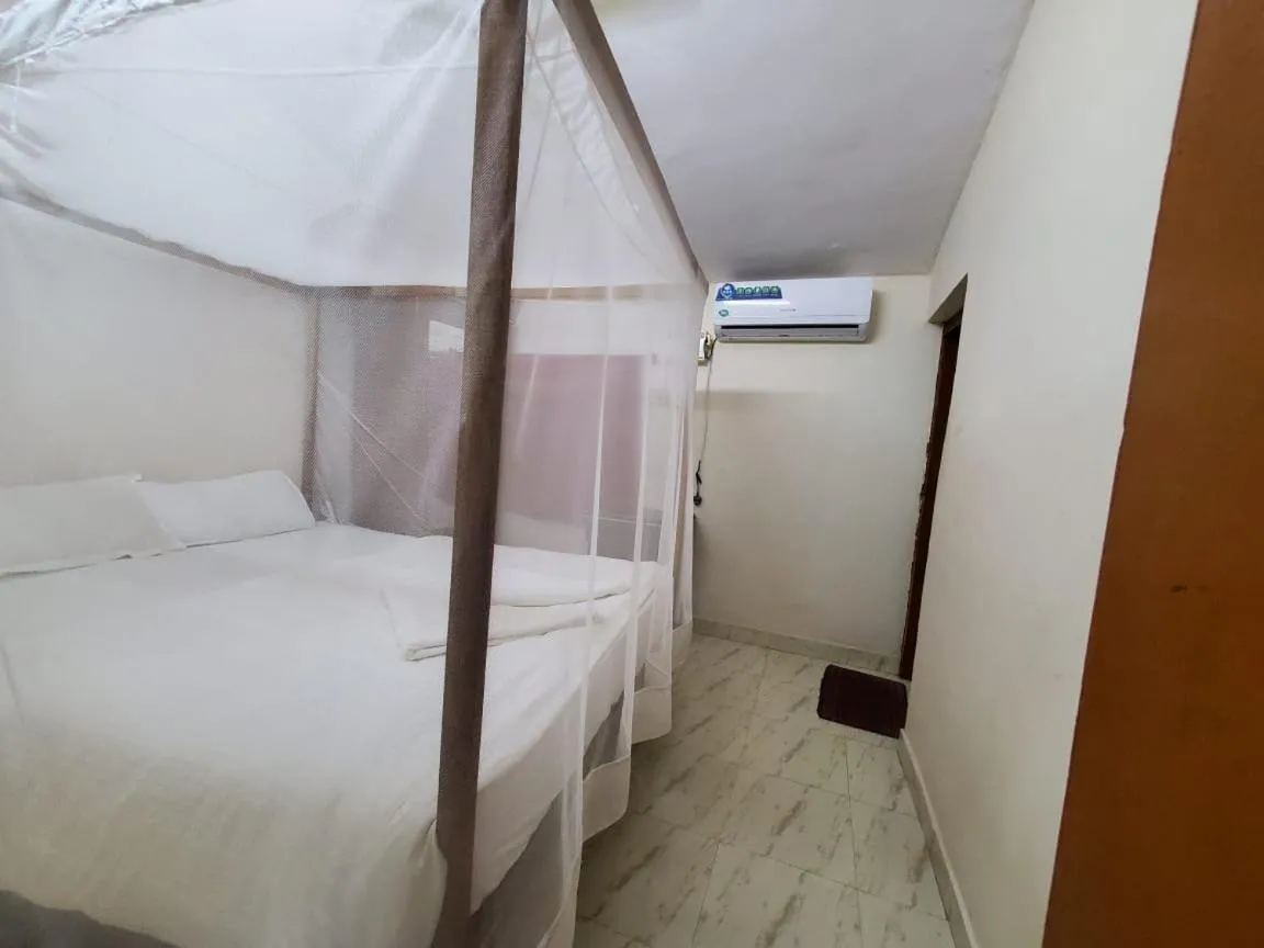 Photo of the whole room, Bed in Cabo De Rama Cottage
