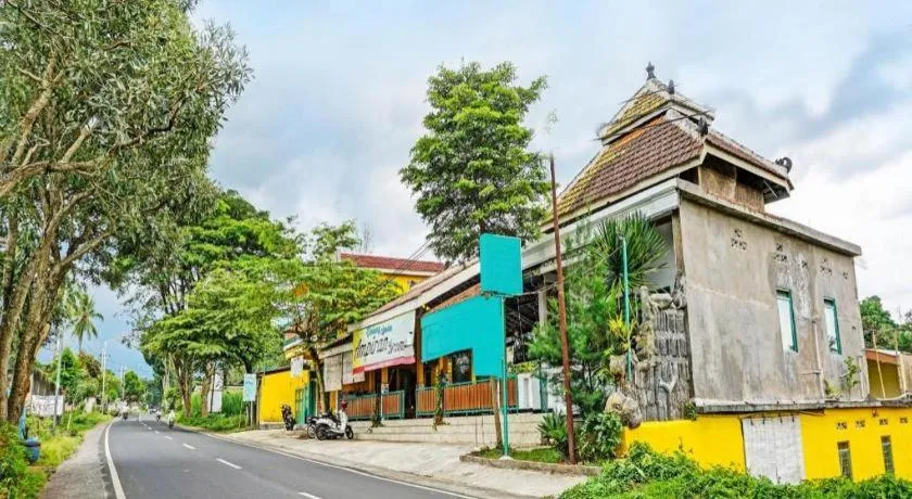 OYO 92215 Ampiran Bromo Syariah