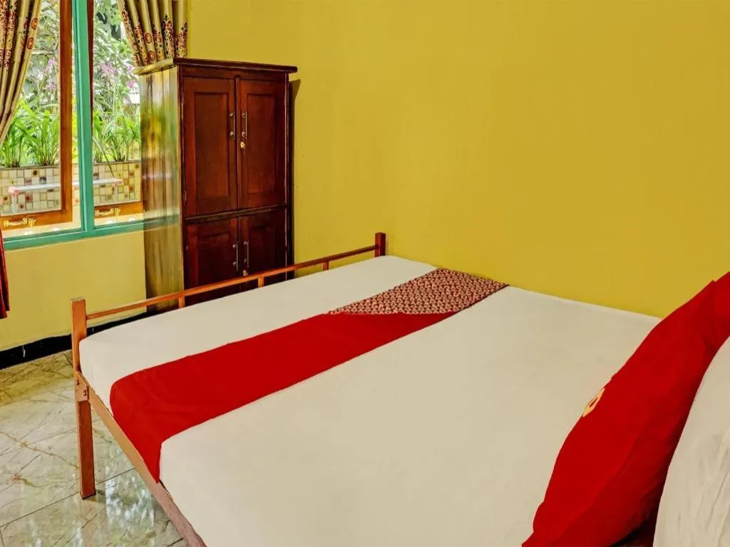 OYO 92215 Ampiran Bromo Syariah