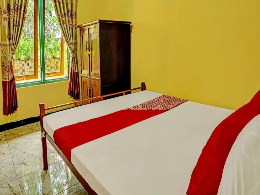 OYO 92215 Ampiran Bromo Syariah