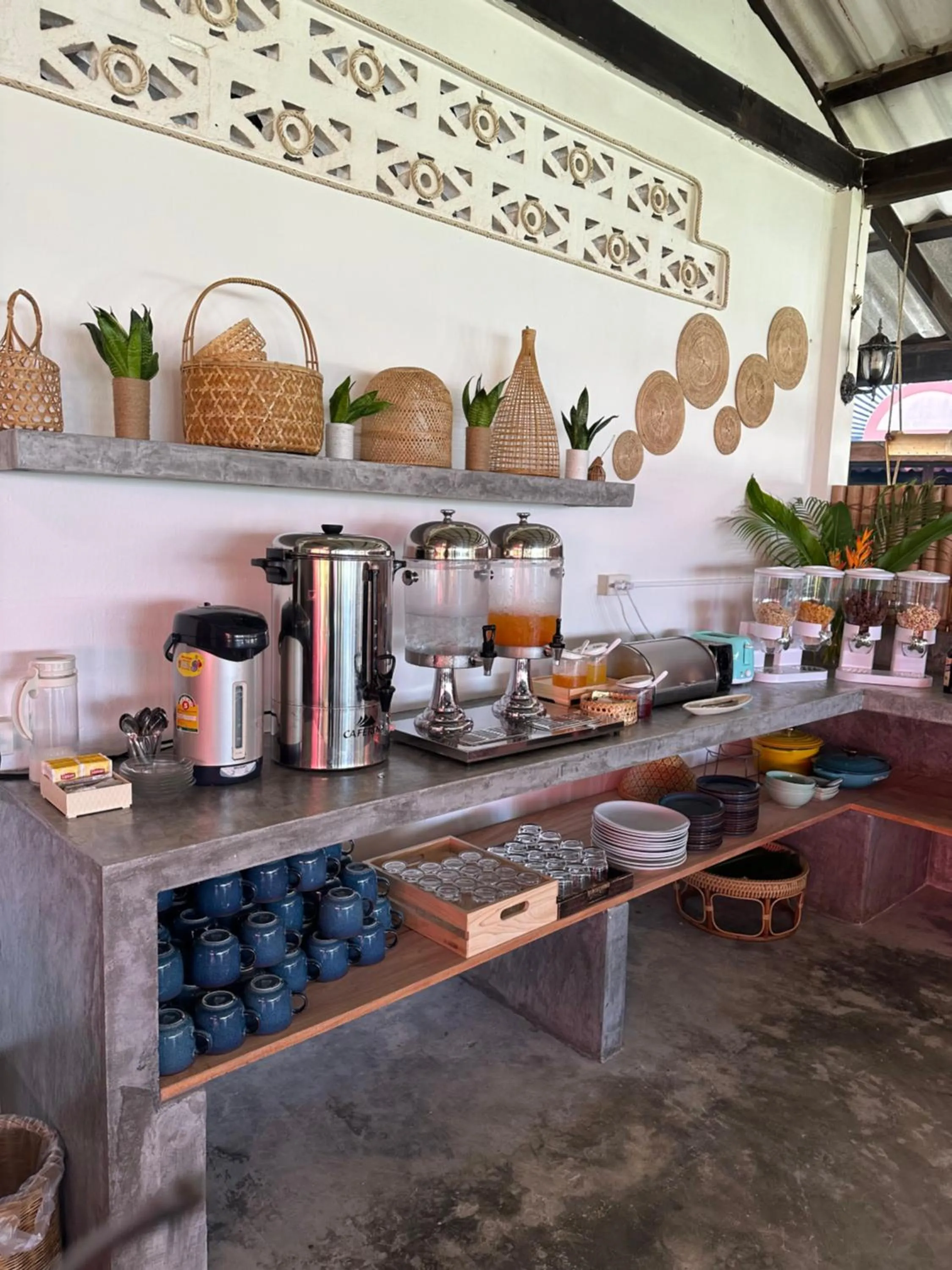 Buffet breakfast in Noble House Beach Resort