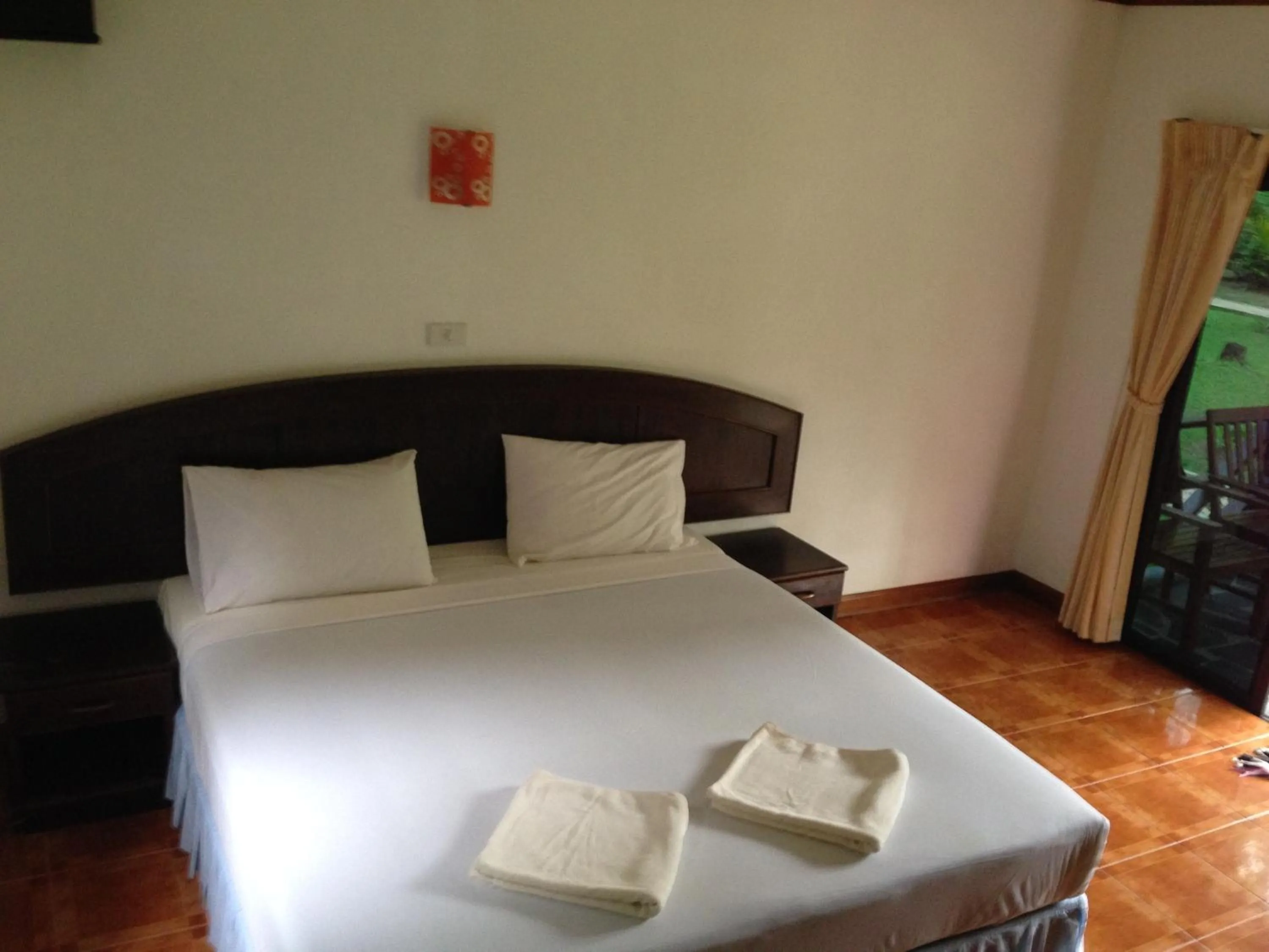 Bedroom, Bed in Noble House Beach Resort
