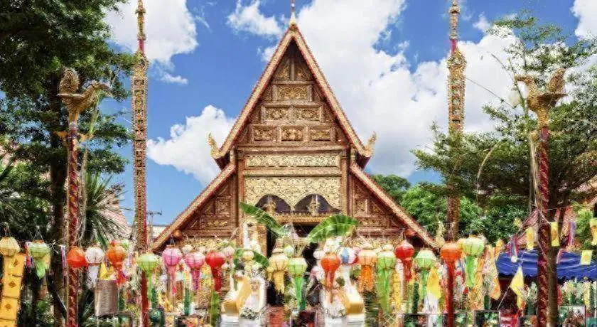 croissant hotel and cafe