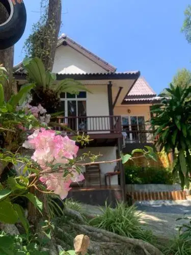 Phuchawee Lanta Phuchawee Lanta