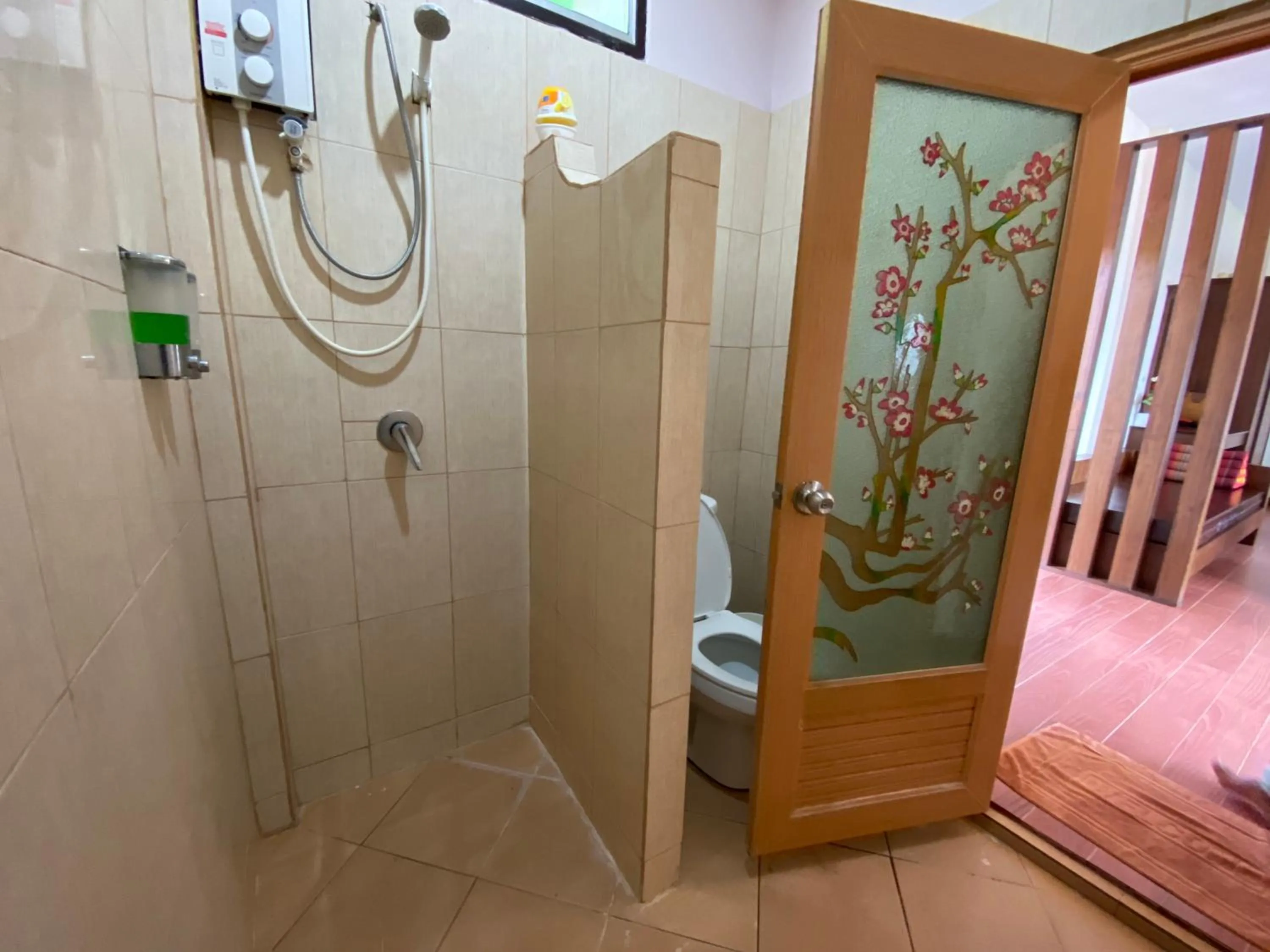 Shower in Phuchawee Lanta