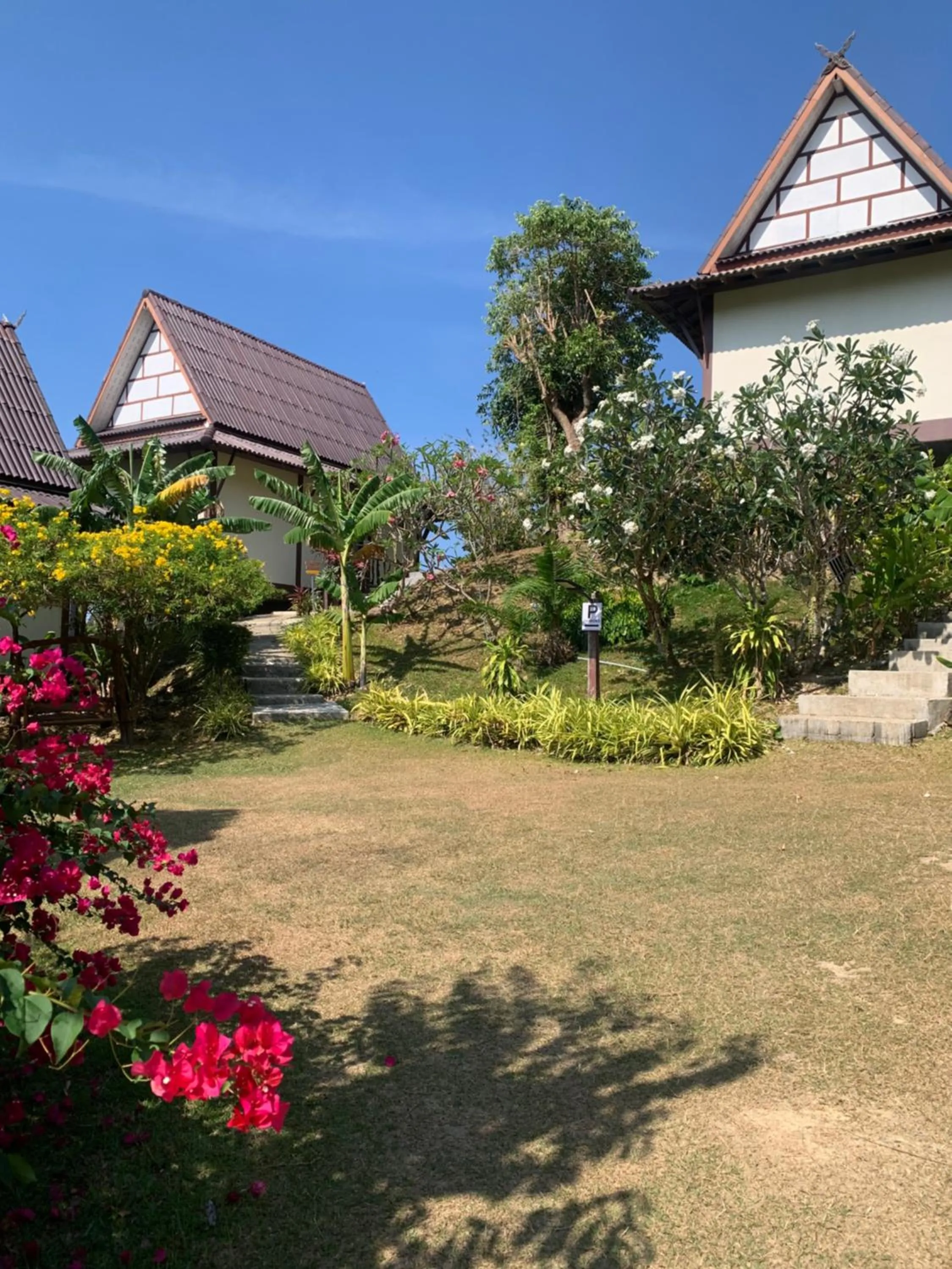 Property building in Phuchawee Lanta