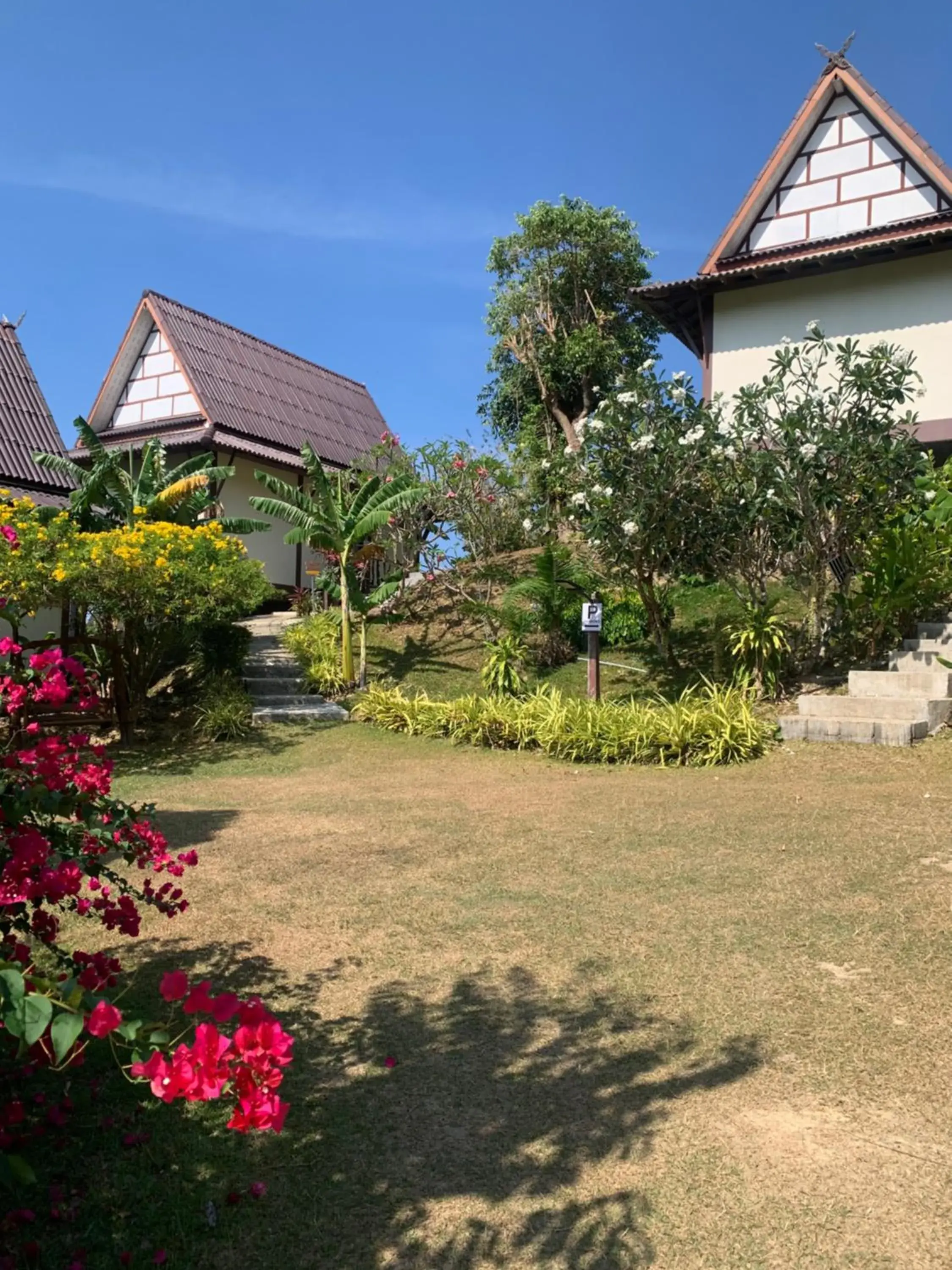 Property building in Phuchawee Lanta Property building in Phuchawee Lanta