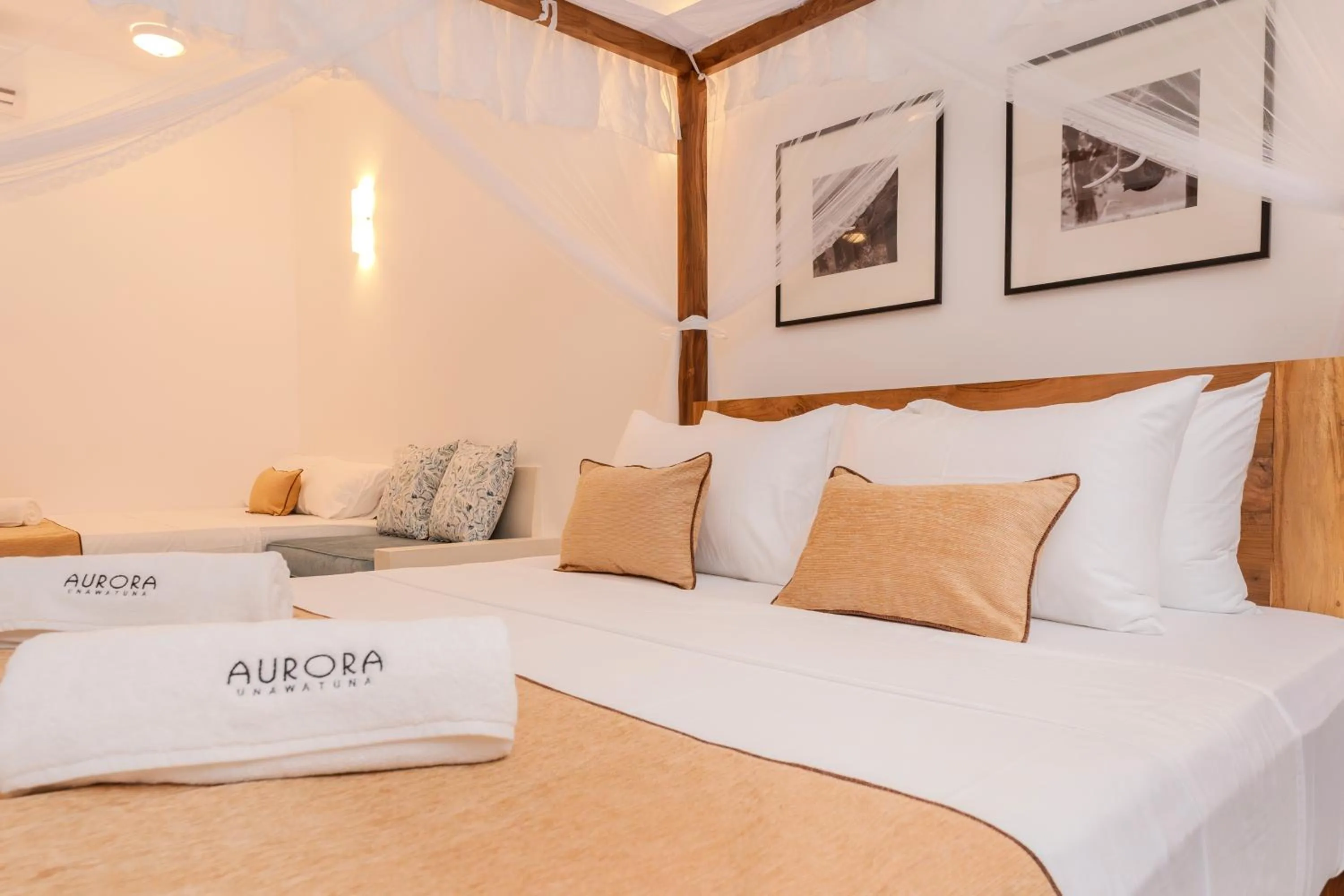 Bedroom, Bed in Aurora