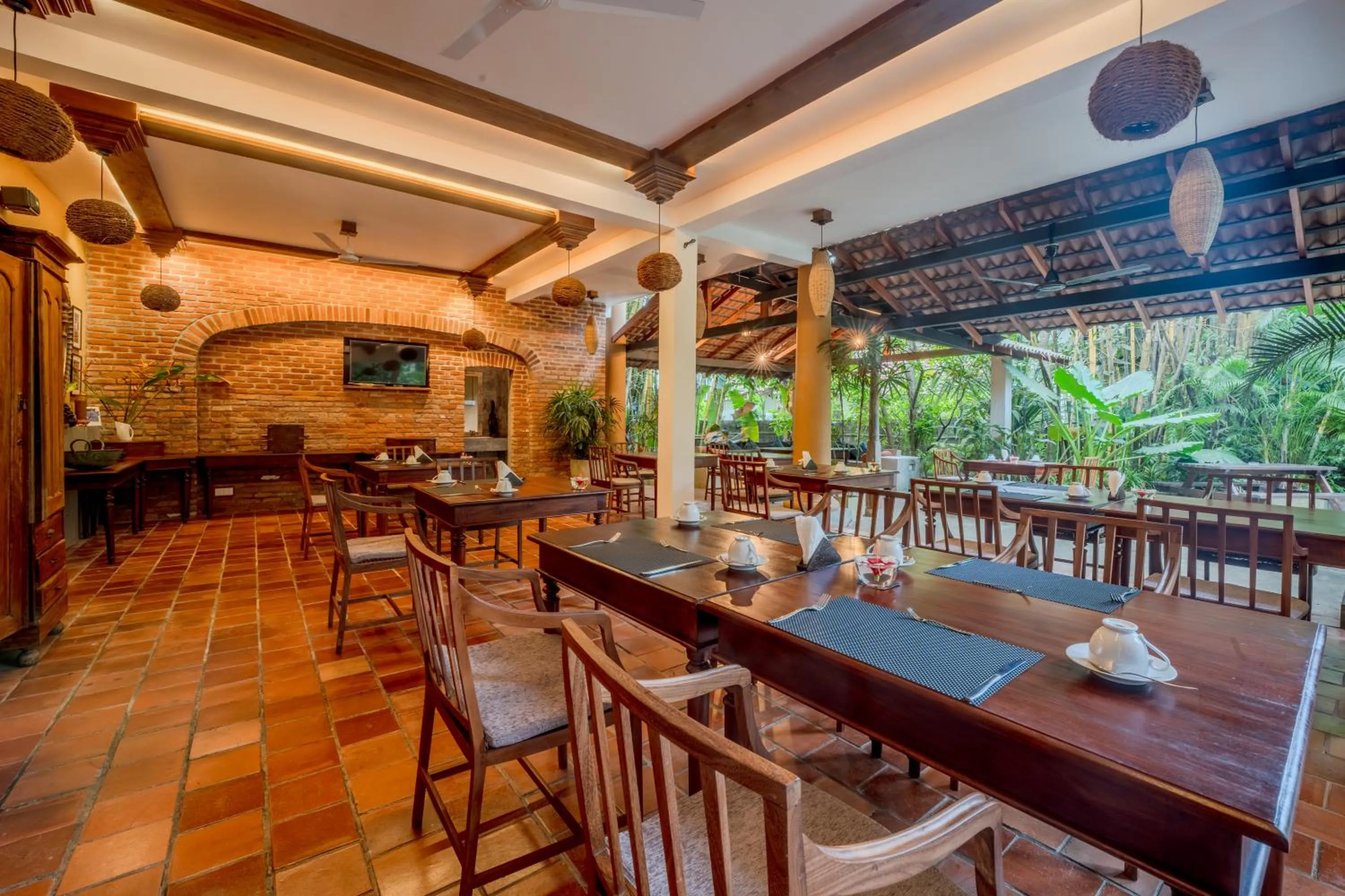 Restaurant/places to eat in Aurora