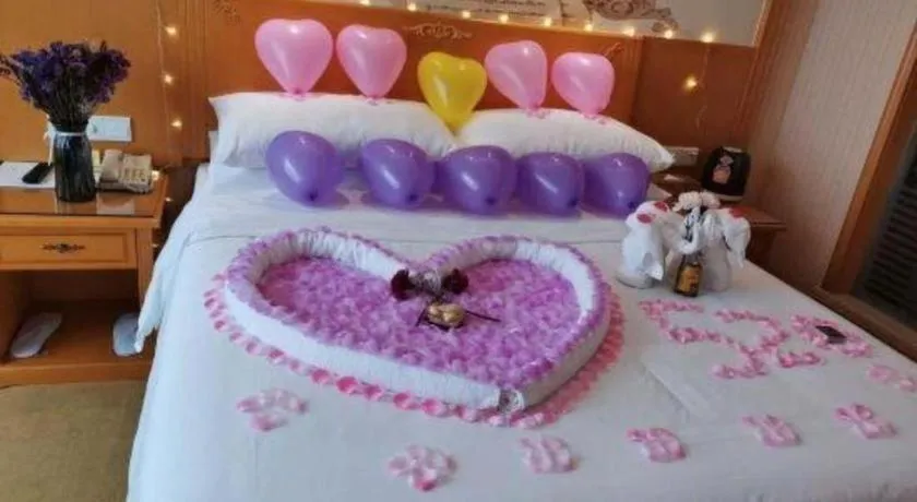 Bed in Vienna Hotel Shenzhen Bao'an Airport Taoyuanju Pingluanshan Metro Station