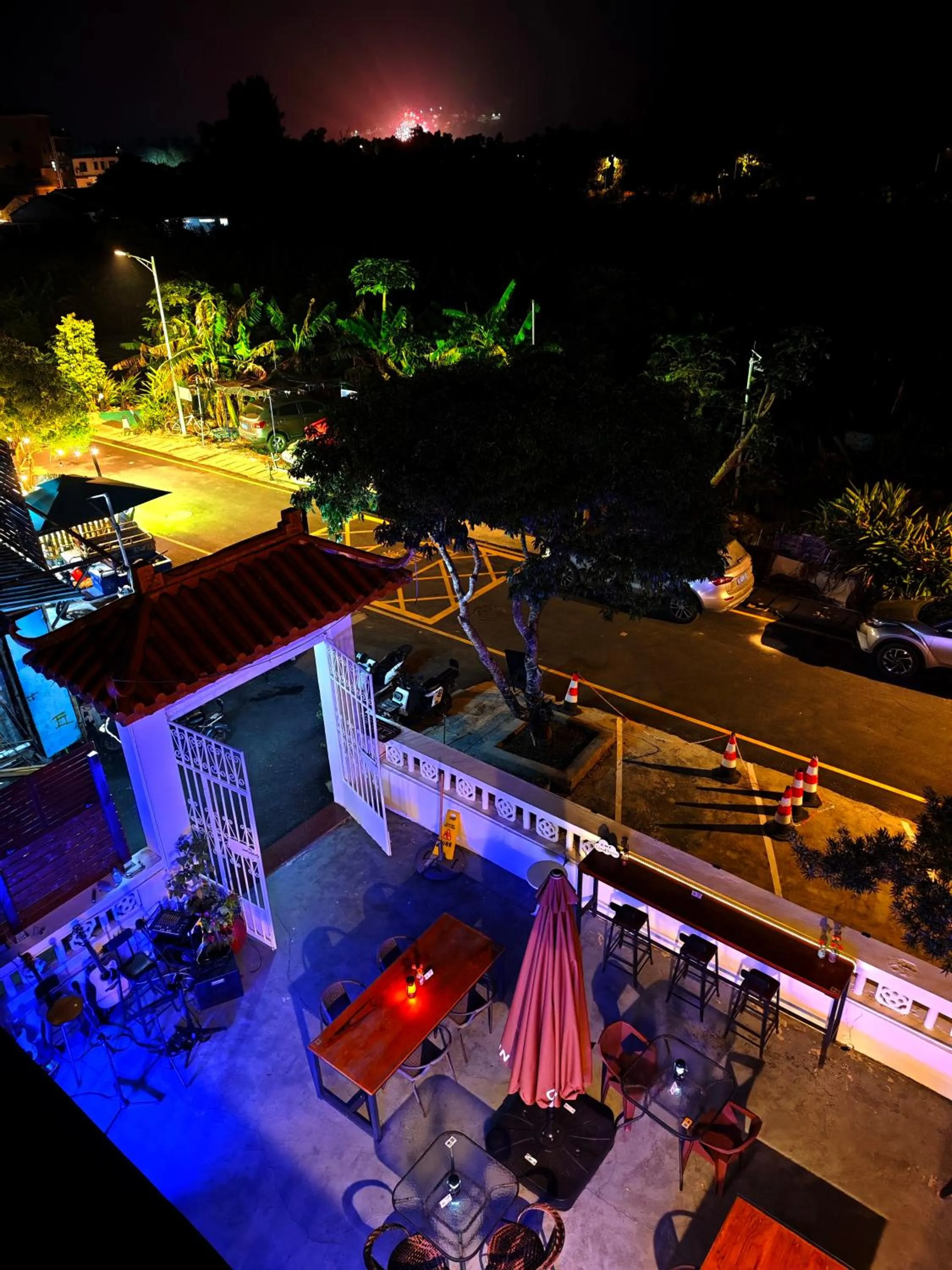 Night in Cloud Tree Inn Boutique Guesthouse XiChong DaPeng ShenZhen 深圳大鹏西涌云树里民宿Yun Shu Li