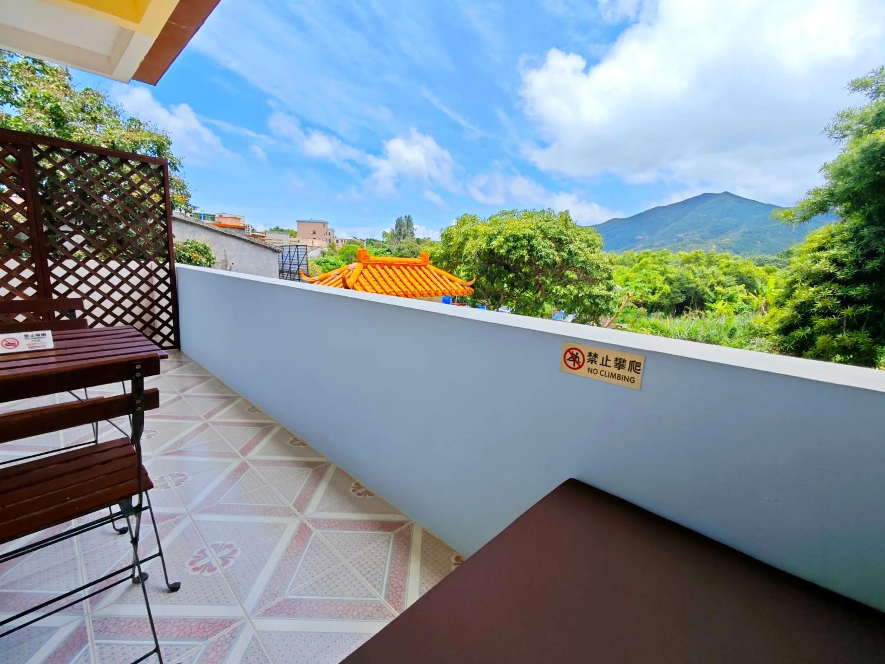 Balcony/Terrace in Cloud Tree Inn Boutique Guesthouse XiChong DaPeng ShenZhen 深圳大鹏西涌云树里民宿Yun Shu Li