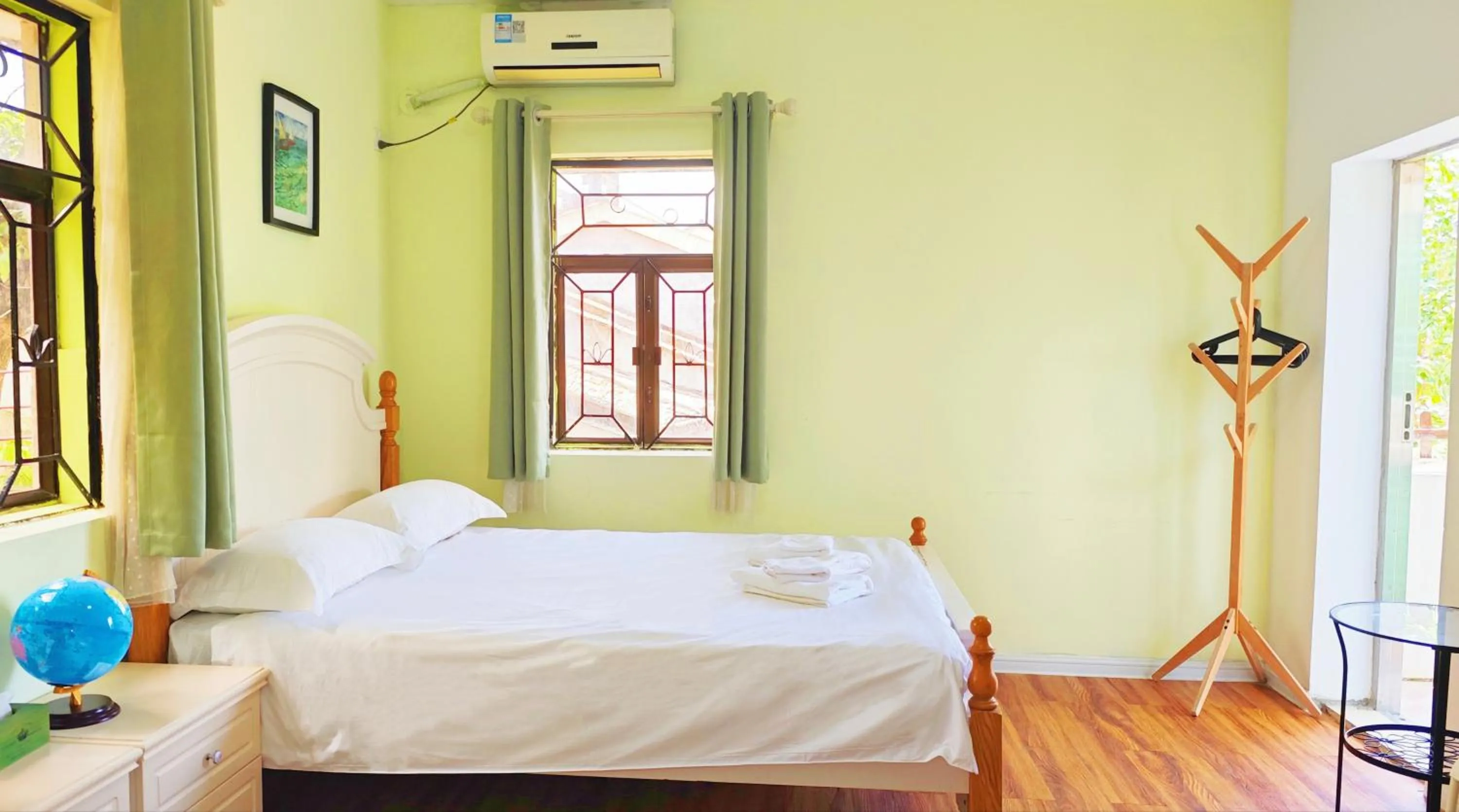 Bedroom, Bed in Cloud Tree Inn Boutique Guesthouse XiChong DaPeng ShenZhen 深圳大鹏西涌云树里民宿Yun Shu Li