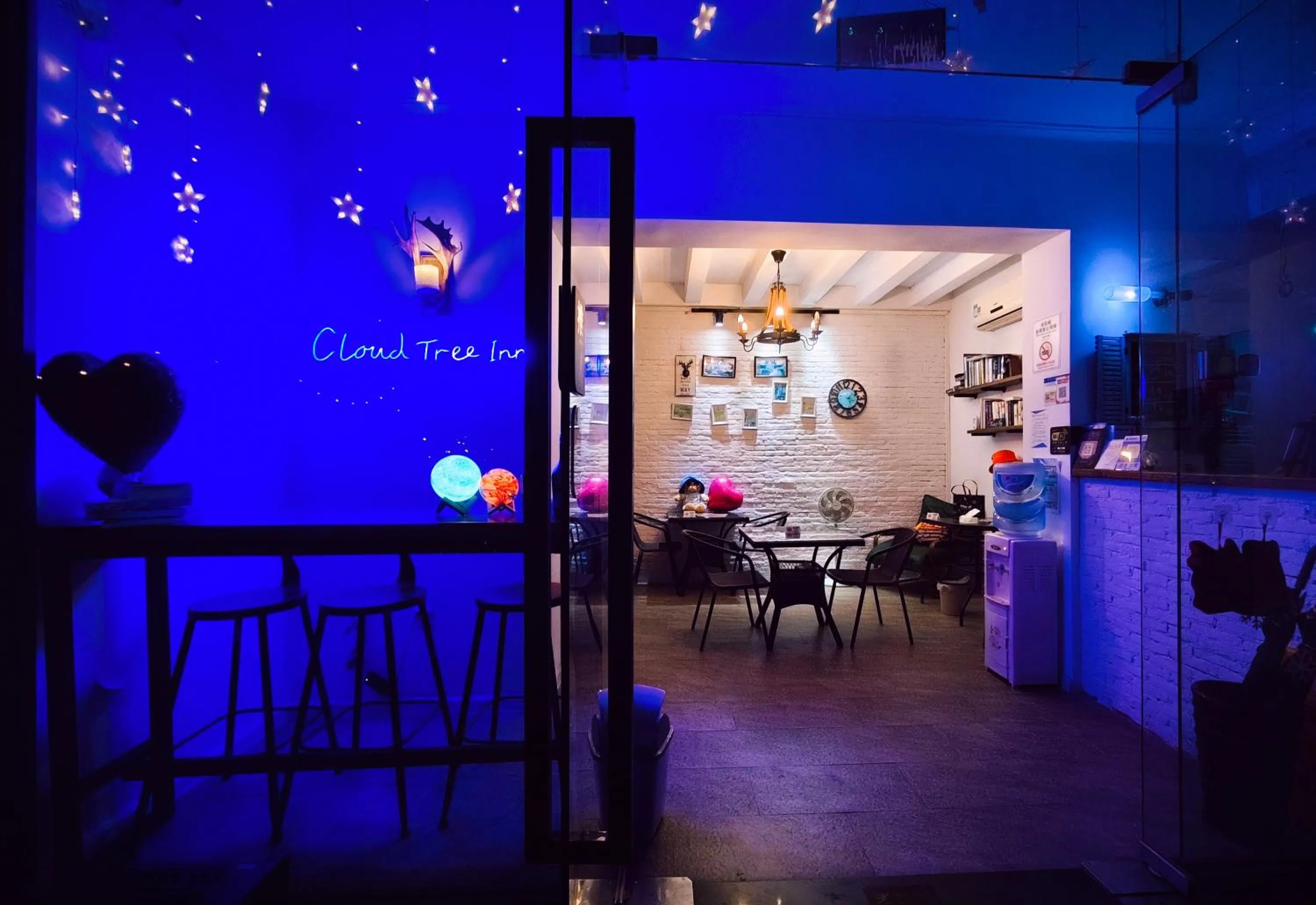 Dining area in Cloud Tree Inn Boutique Guesthouse XiChong DaPeng ShenZhen 深圳大鹏西涌云树里民宿Yun Shu Li