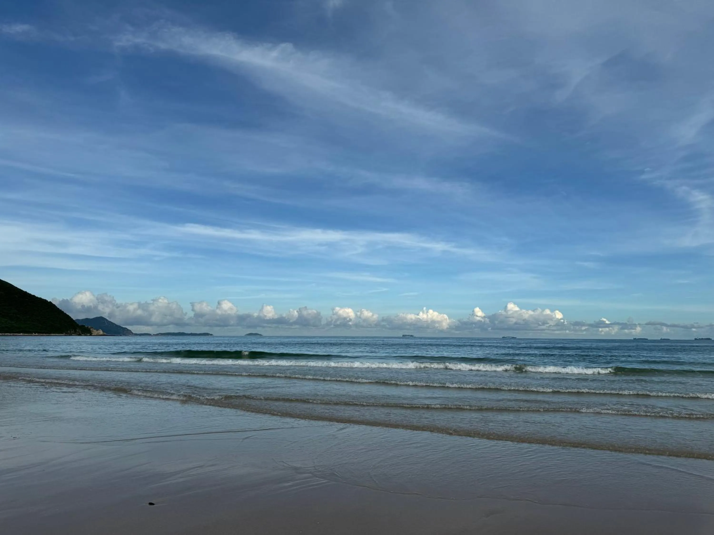 Beach in Cloud Tree Inn Boutique Guesthouse XiChong DaPeng ShenZhen 深圳大鹏西涌云树里民宿Yun Shu Li