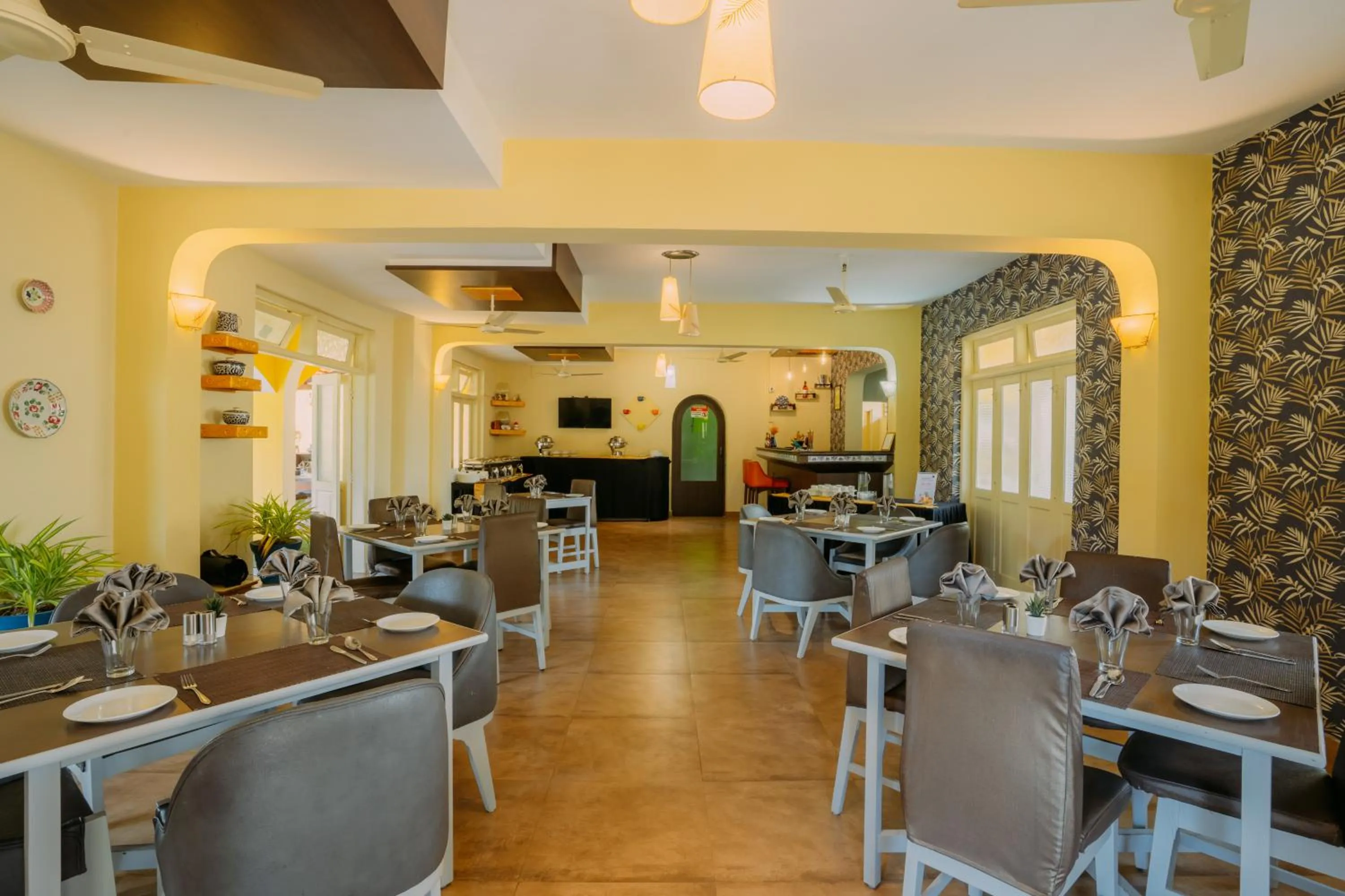 Restaurant/places to eat in Carina Beach Resort