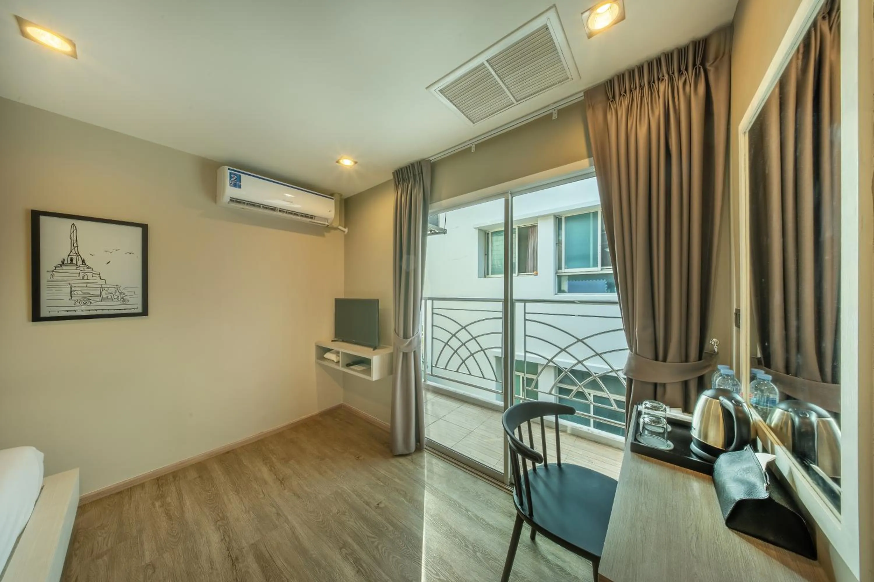 Seating area in Ralph Poshtel Pratunam