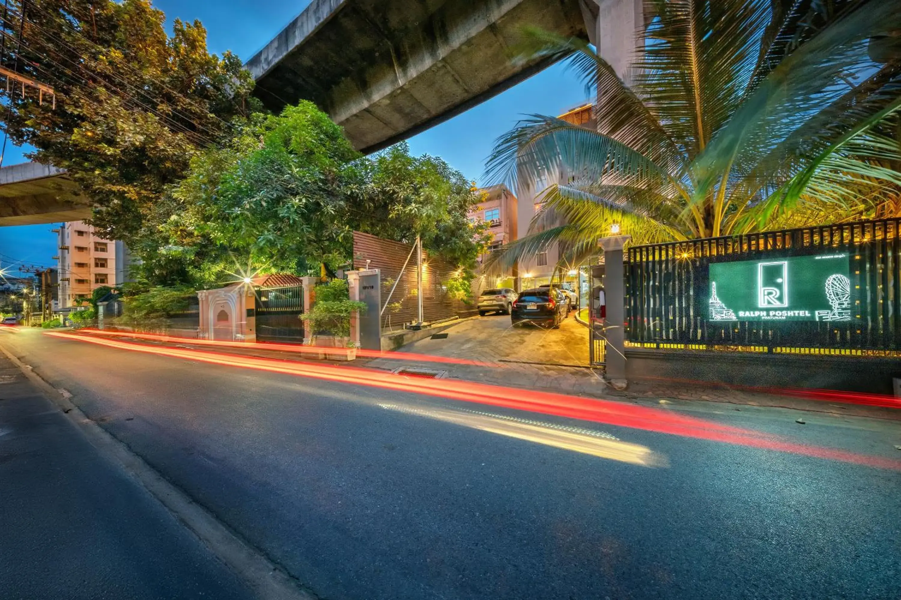 Property building in Ralph Poshtel Pratunam Property building in Ralph Poshtel Pratunam