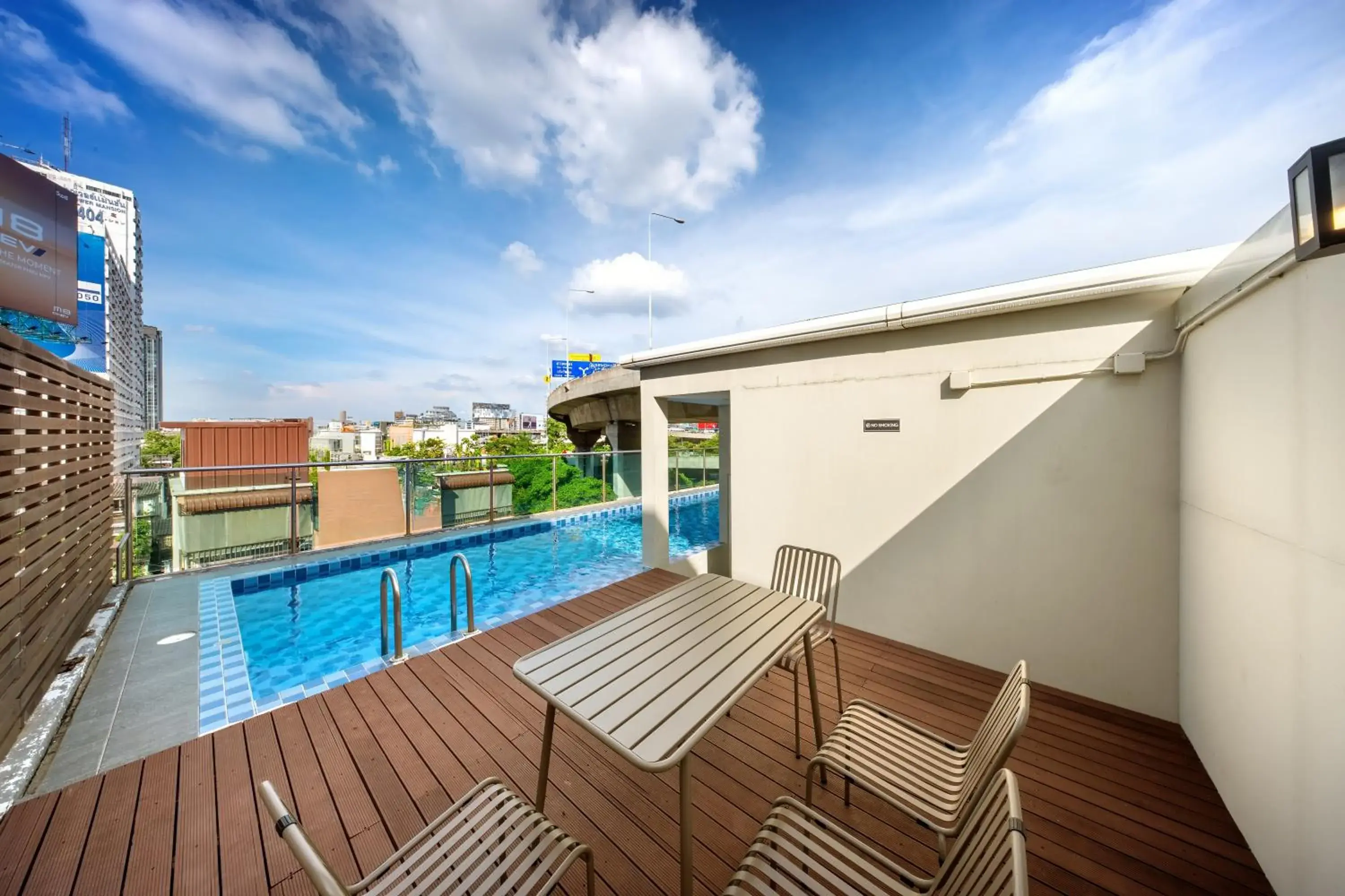 View (from property/room) in Ralph Poshtel Pratunam View (from property/room) in Ralph Poshtel Pratunam