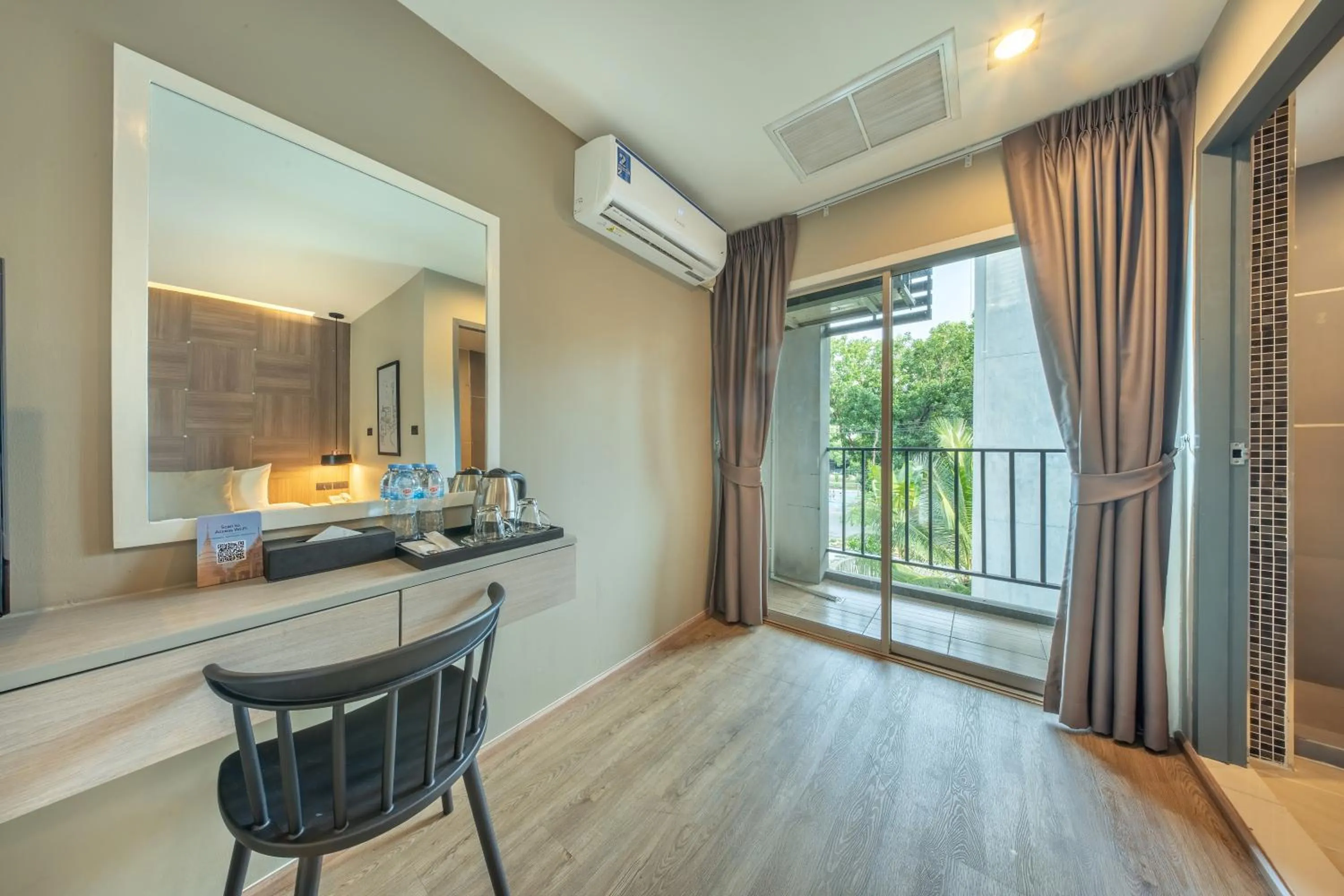 Seating area in Ralph Poshtel Pratunam