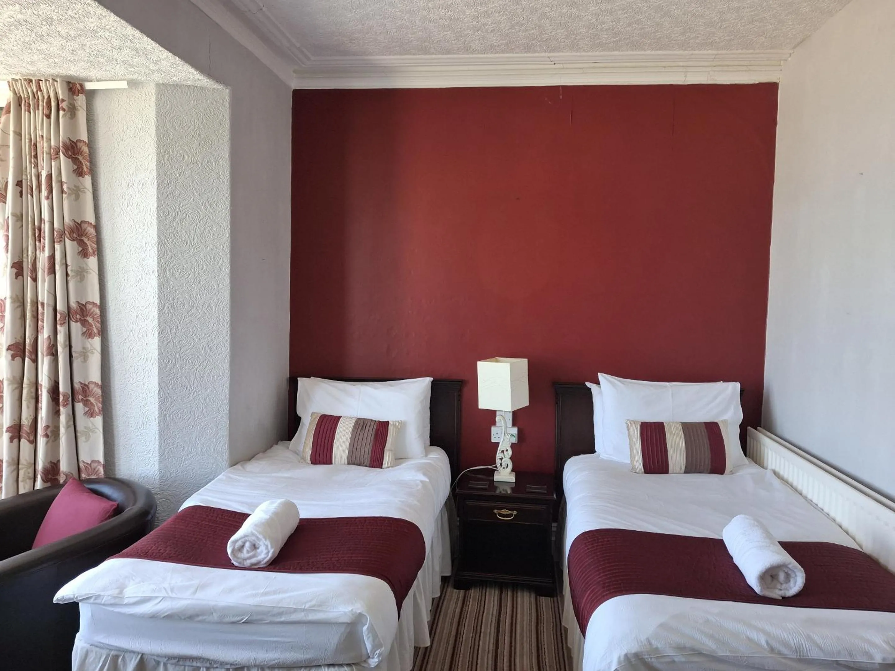 Bedroom, Bed in The Cambrian