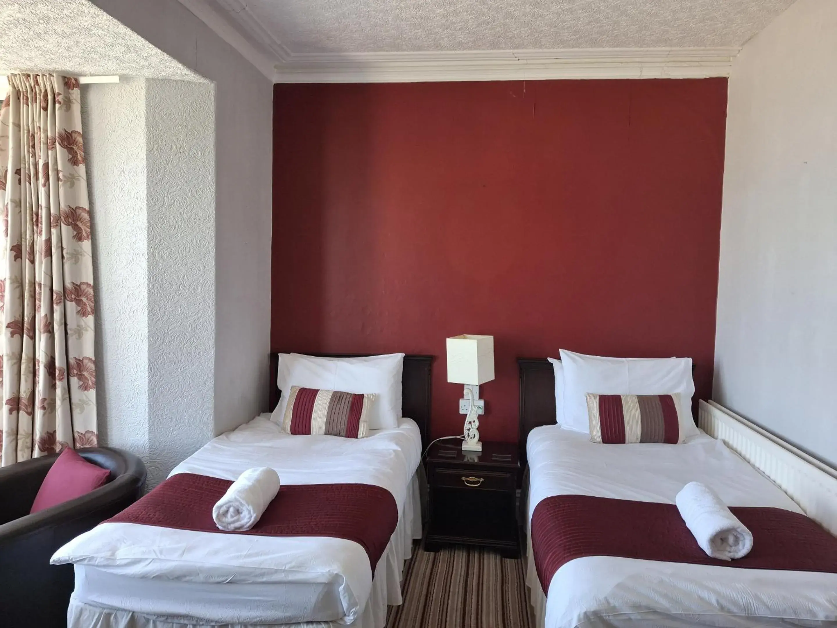 Double Room with Private Bathroom in The Cambrian Double Room with Private Bathroom in The Cambrian