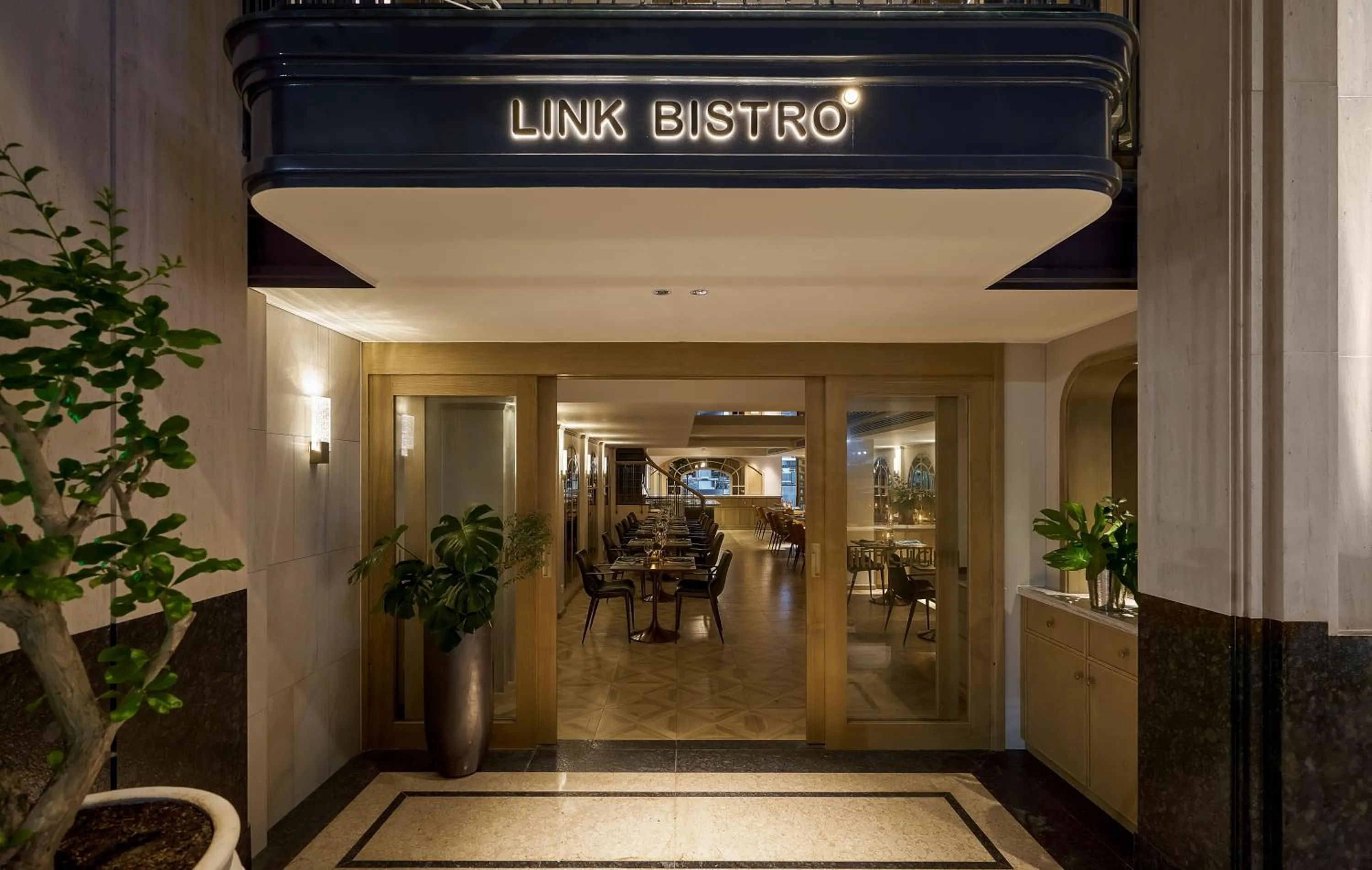 Restaurant/places to eat in La Siesta Premium Saigon Central