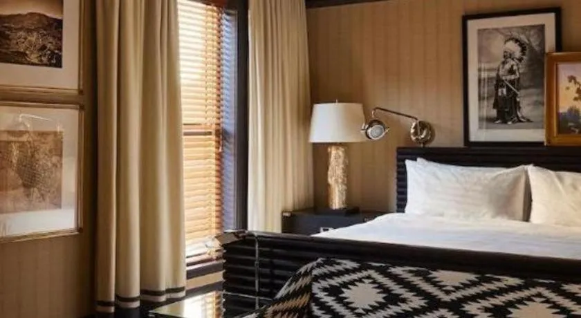 Bed in Hotel Jerome, An Auberge Resort